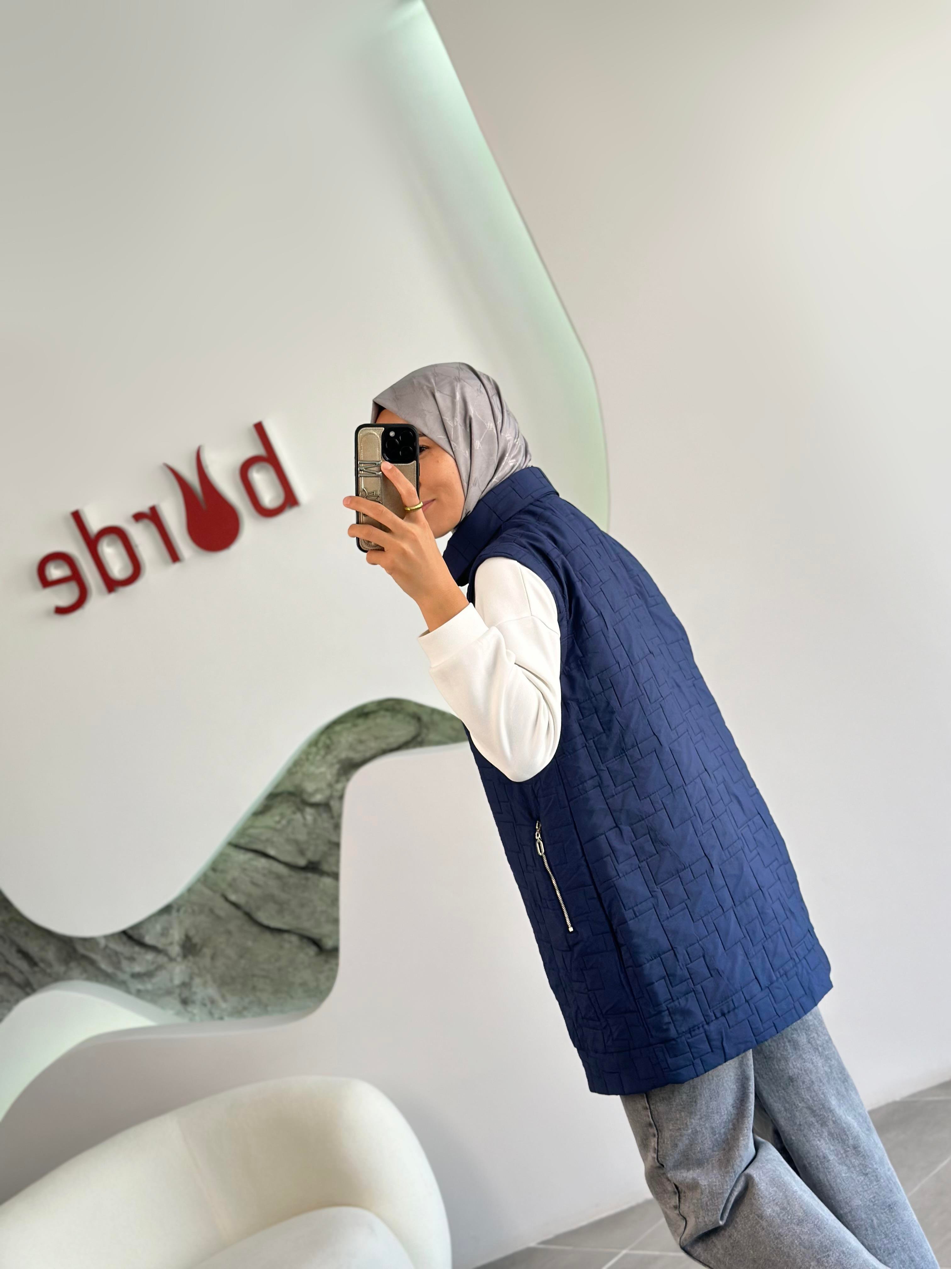 Armine Trend Dikiş Detaylı Fermuarlı Yelek 25KT535 Lacivert