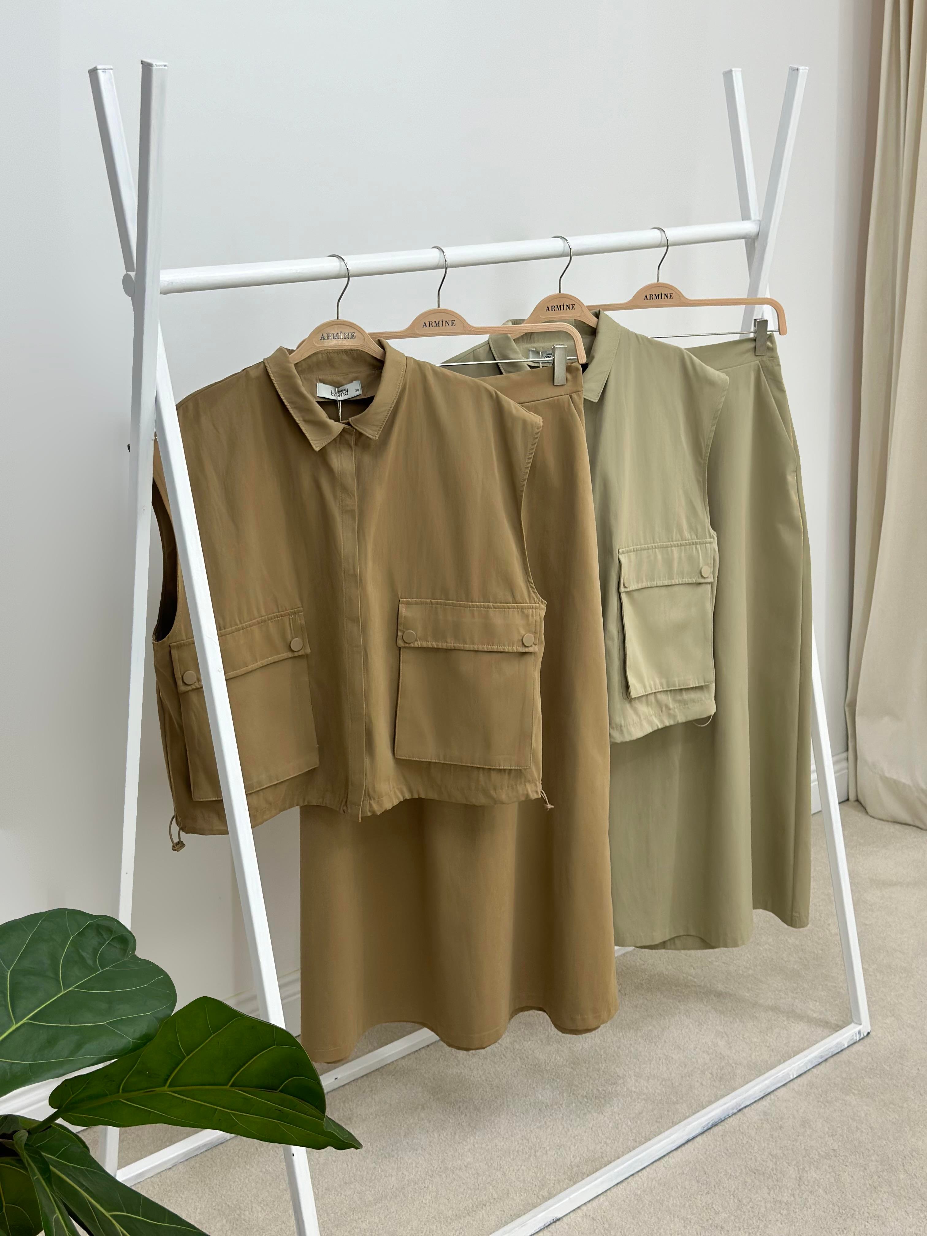 Armine Trend Gabardin Kumaş Yelekli Etekli İkili Takım