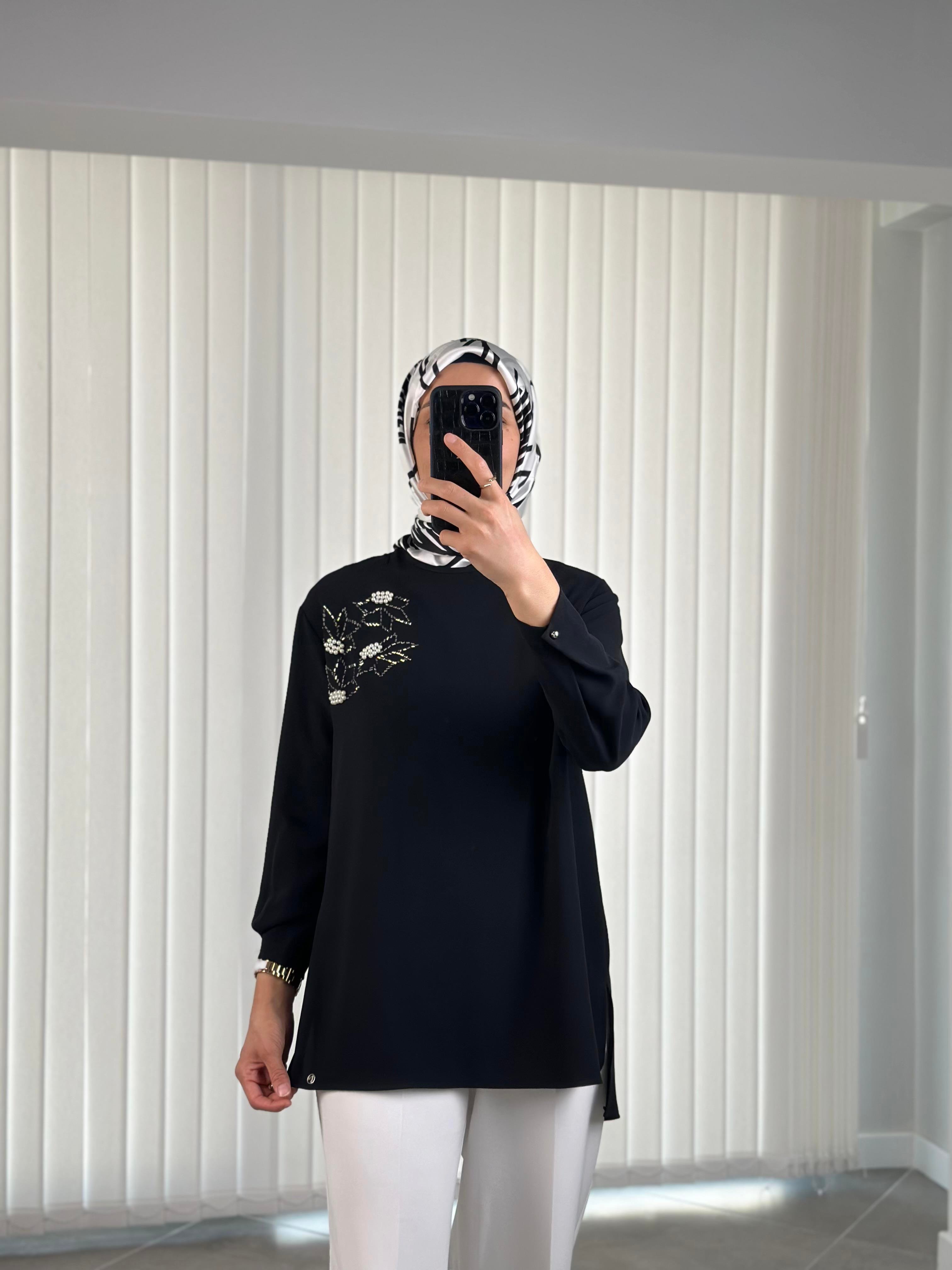 Armine Trend İnci Ve Taş Detaylı Tunik 25YT443 Siyah 