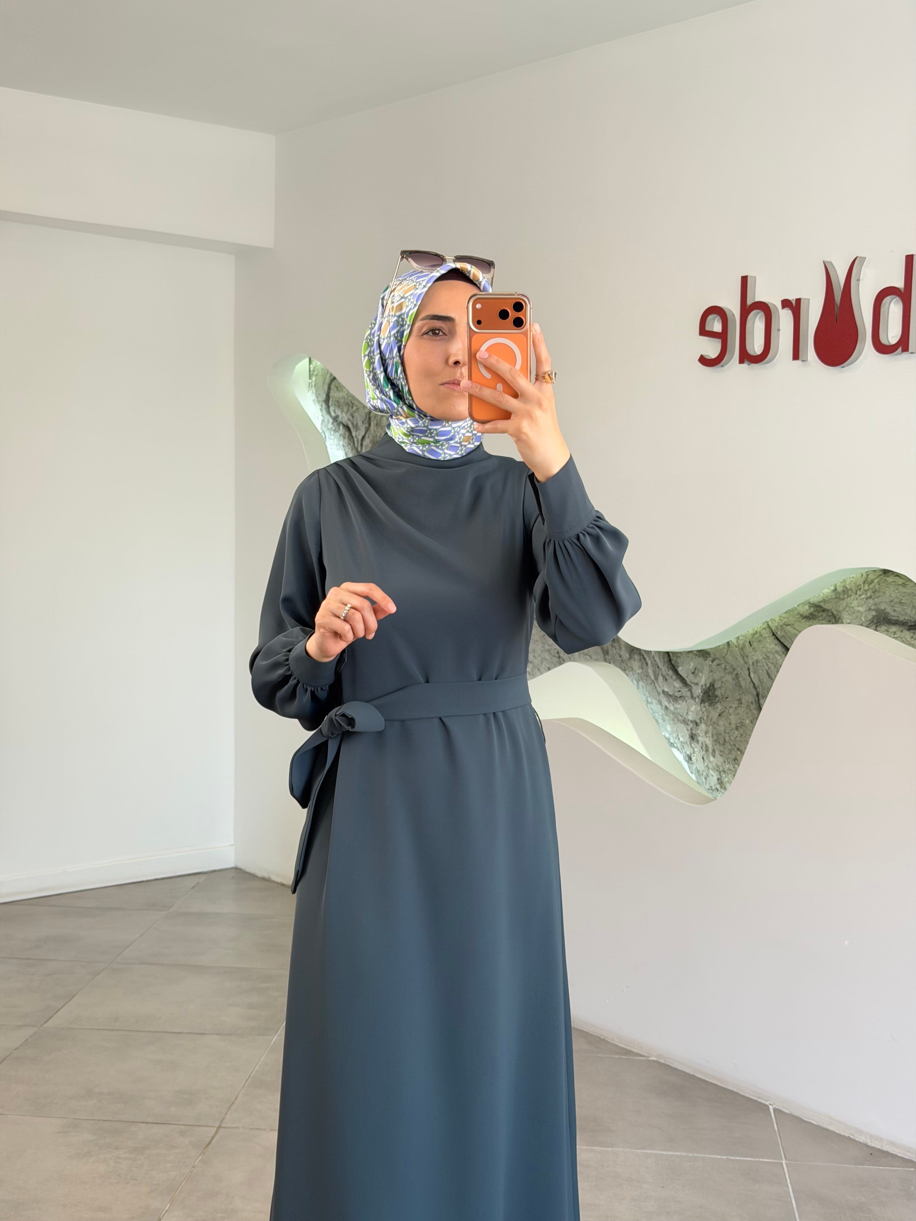 Armine Trend Seyyar Kemerli Krep Elbise 26YT904 Zümrüt