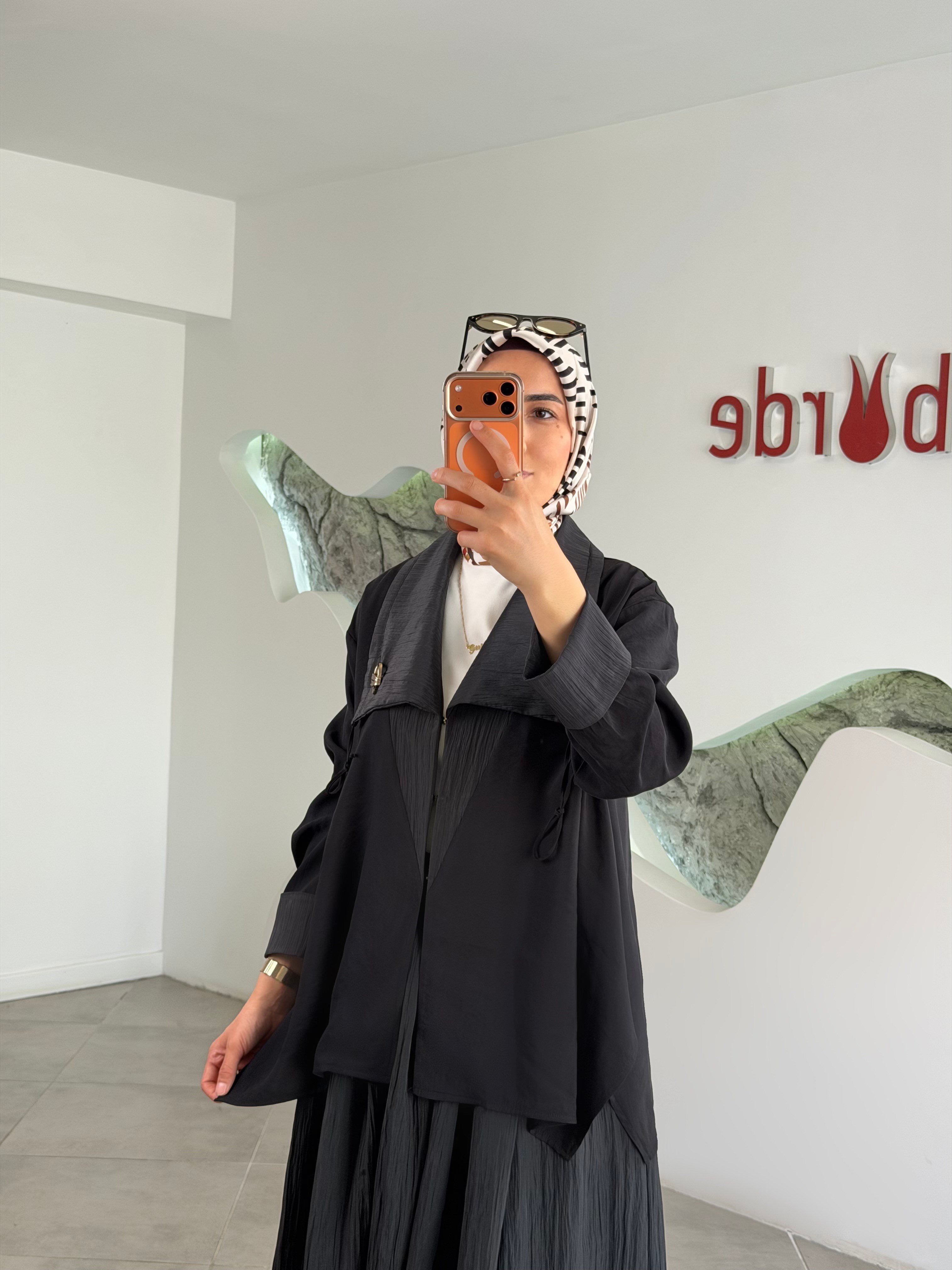 Avenna Şal Yaka Detaylı Etekli Takım 26YA624 Siyah
