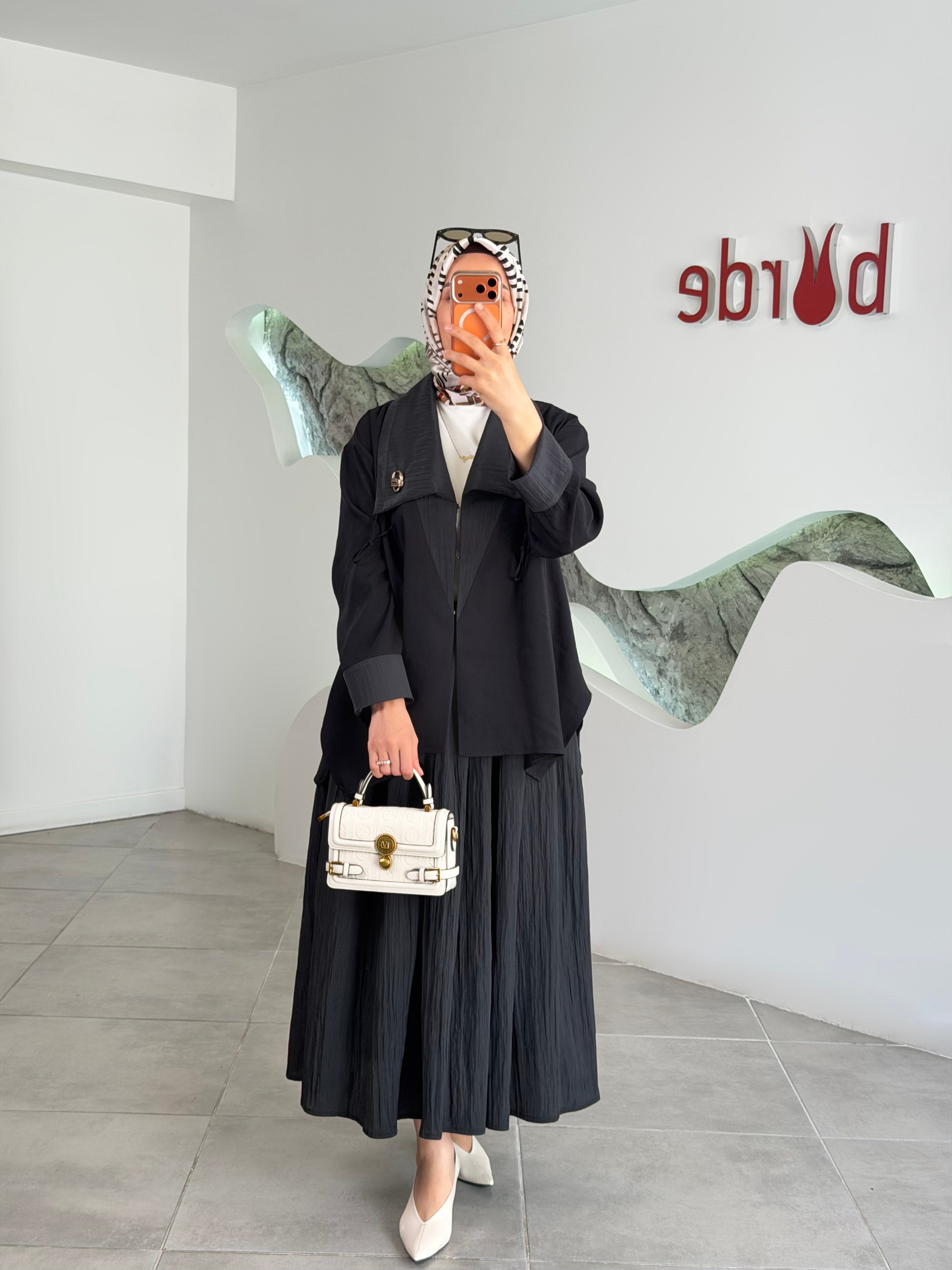 Avenna Şal Yaka Detaylı Etekli Takım 26YA624 Siyah