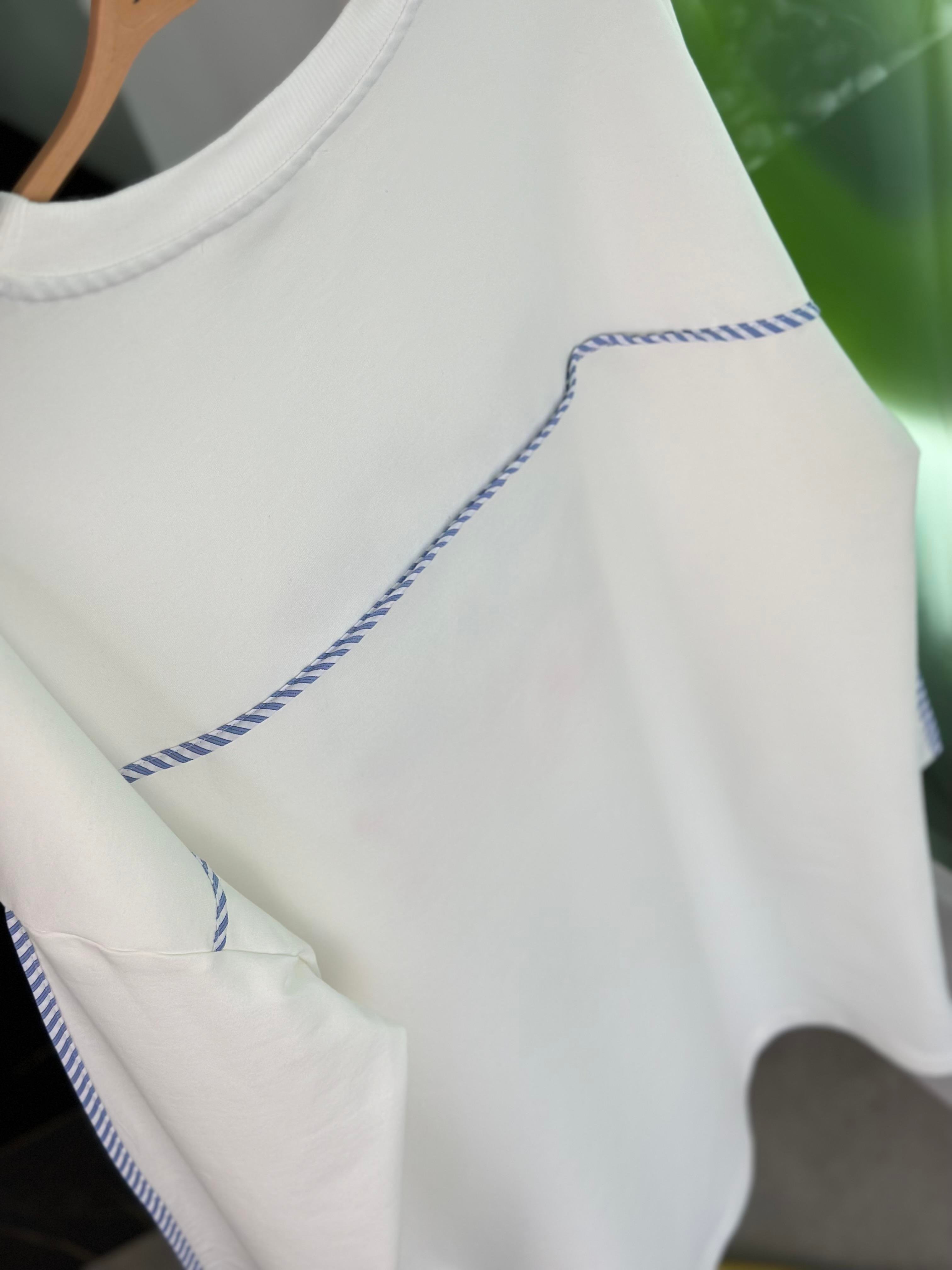 Balık Nakışlı Ekru Renk Basic Kadın Sweatshirt