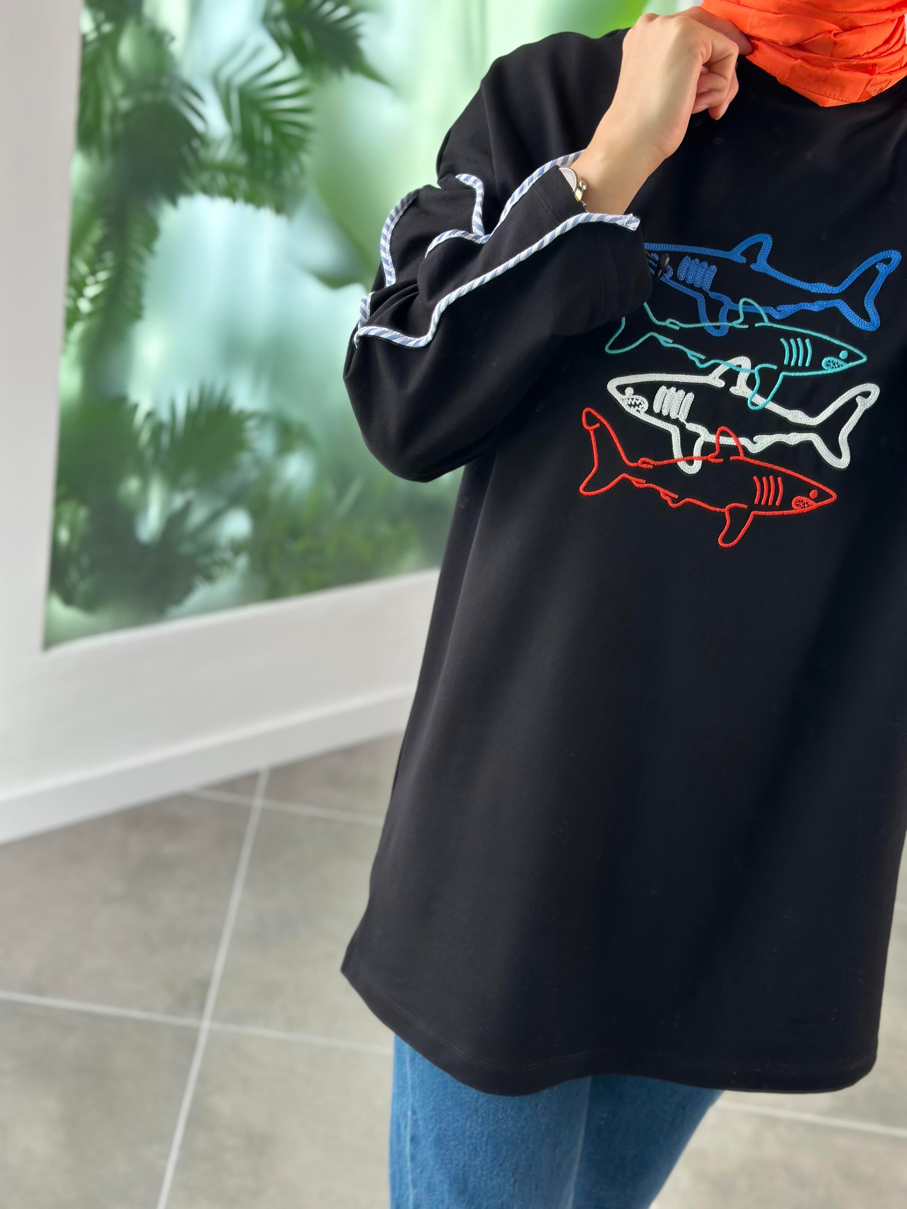 Balık Nakışlı Siyah Renk Basic Kadın Sweatshirt