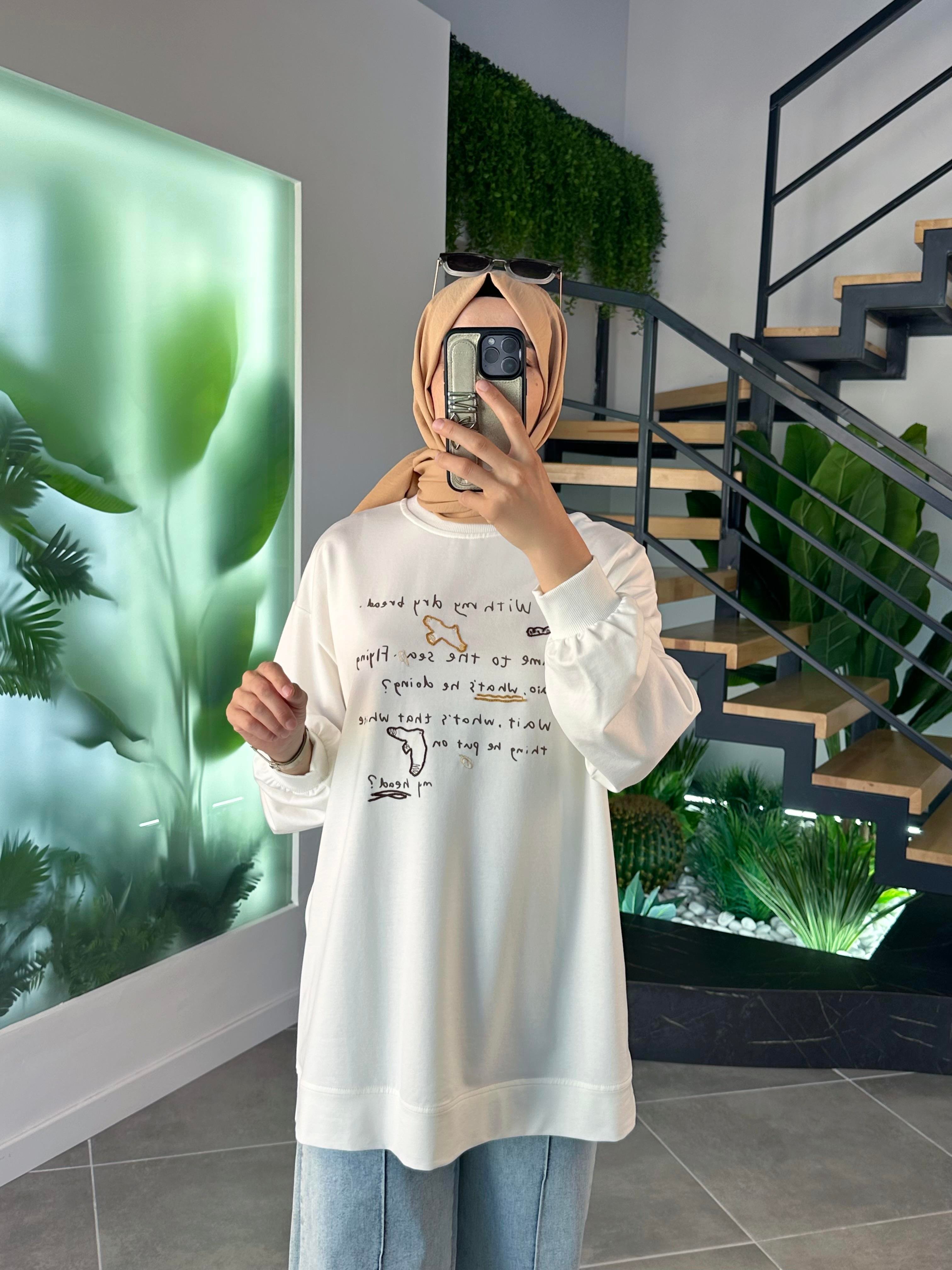 Baskı Ve Nakış Detaylı Ekru Renk Kadın Sweatshirt 