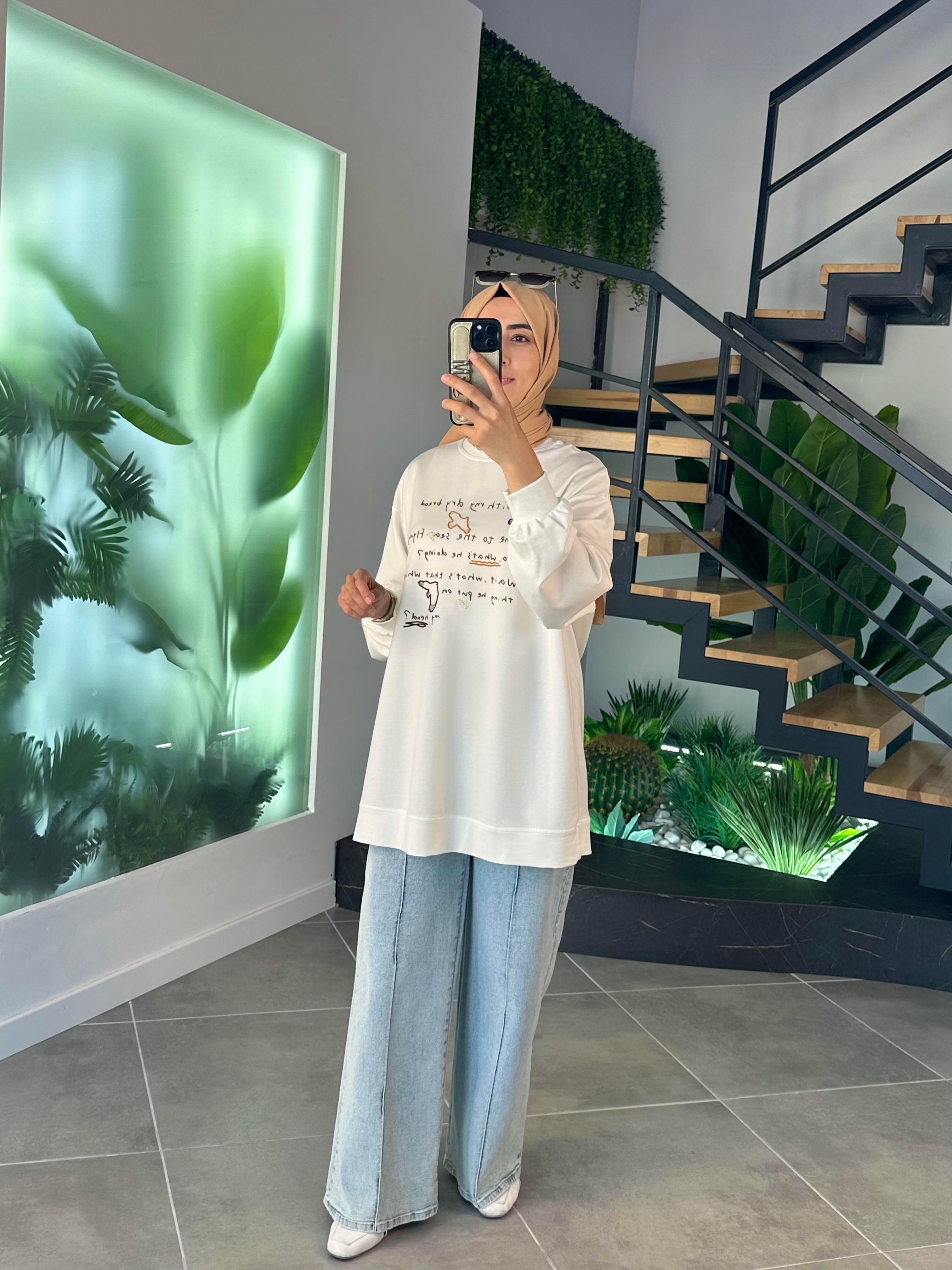 Baskı Ve Nakış Detaylı Ekru Renk Kadın Sweatshirt 
