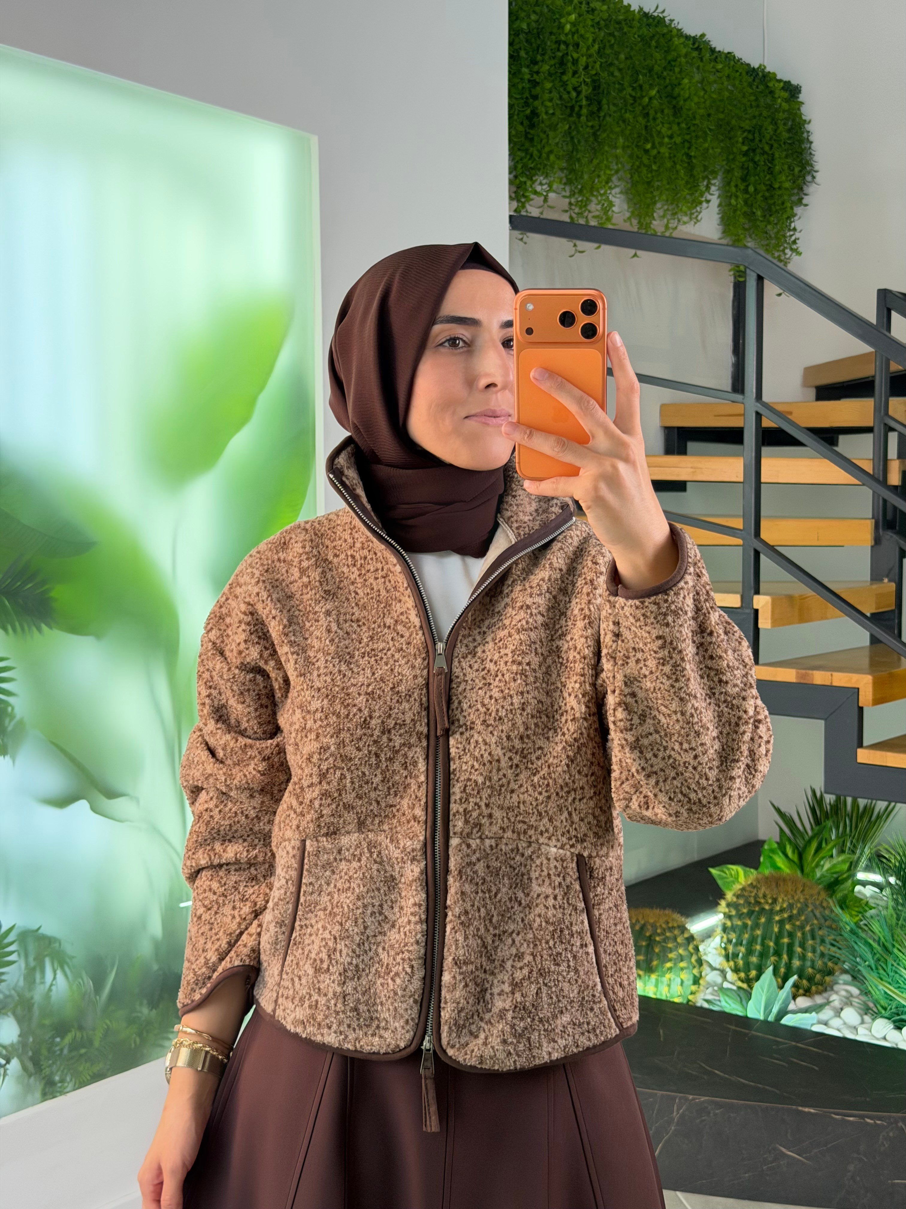 Bej-Kahve Renk Kırçıllı Fermuarlı Polar Basic Ceket