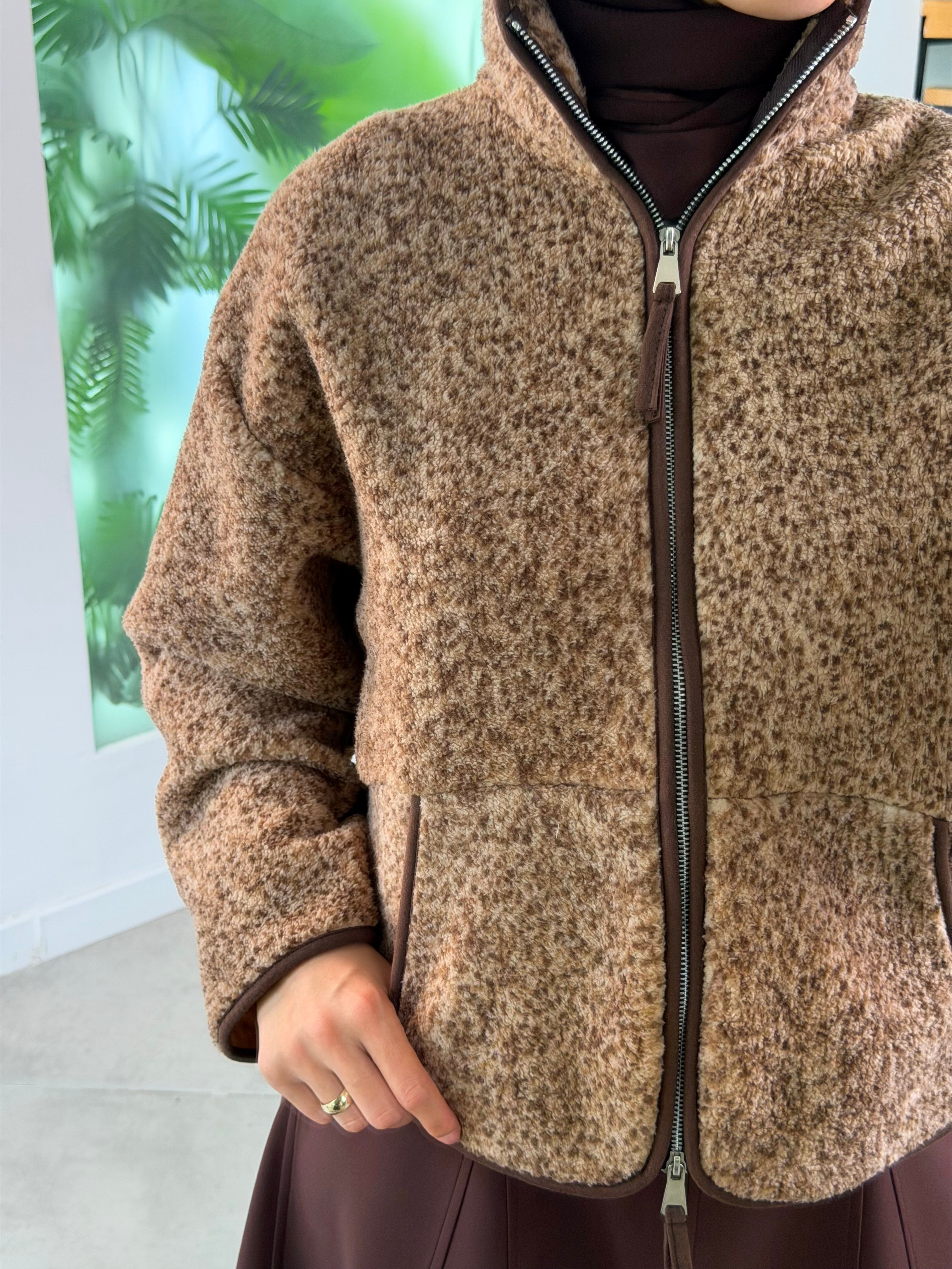Bej-Kahve Renk Kırçıllı Fermuarlı Polar Basic Ceket