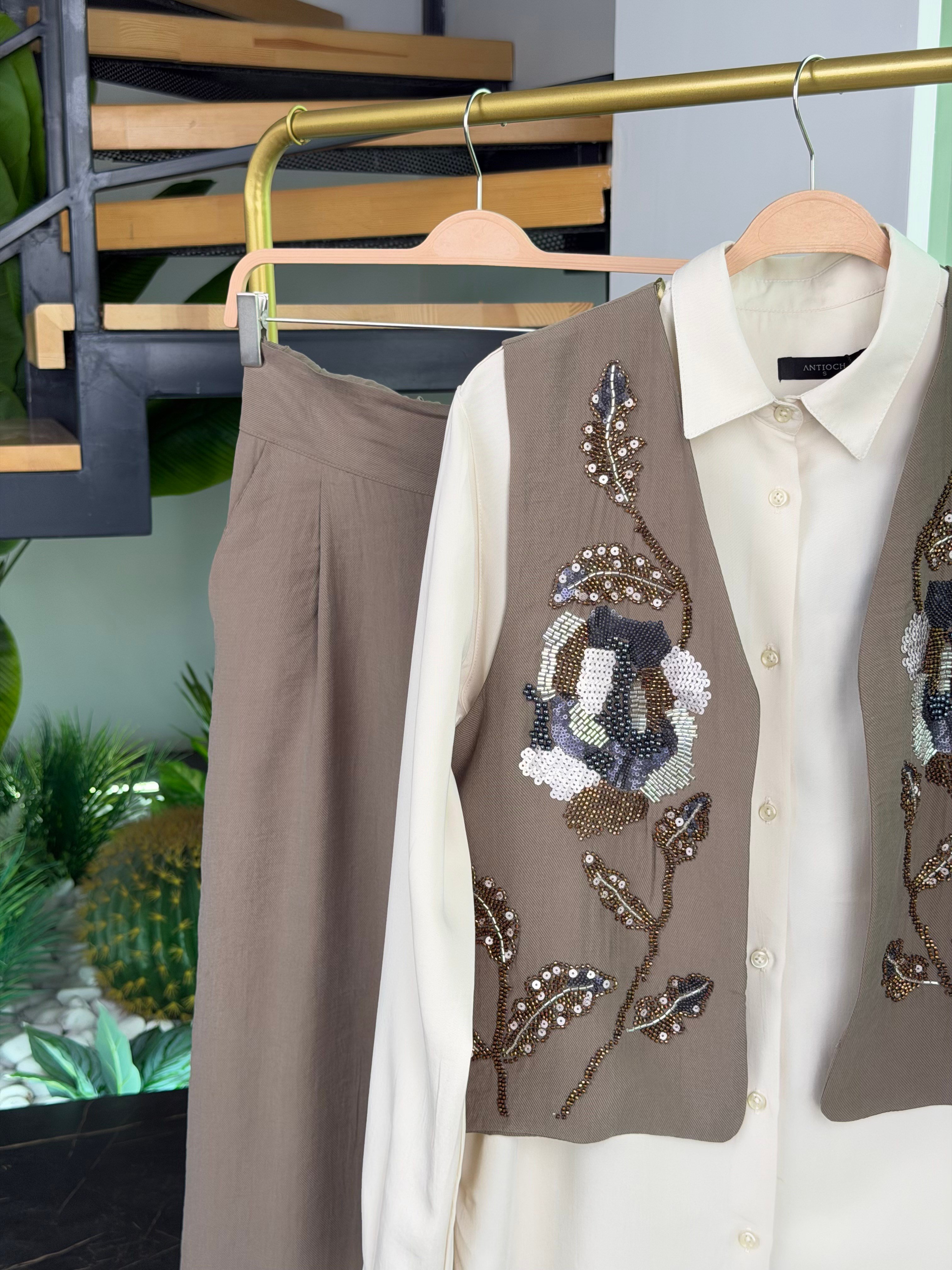 Bej Renk Lyocell  Kumaş Basıc Gömlek