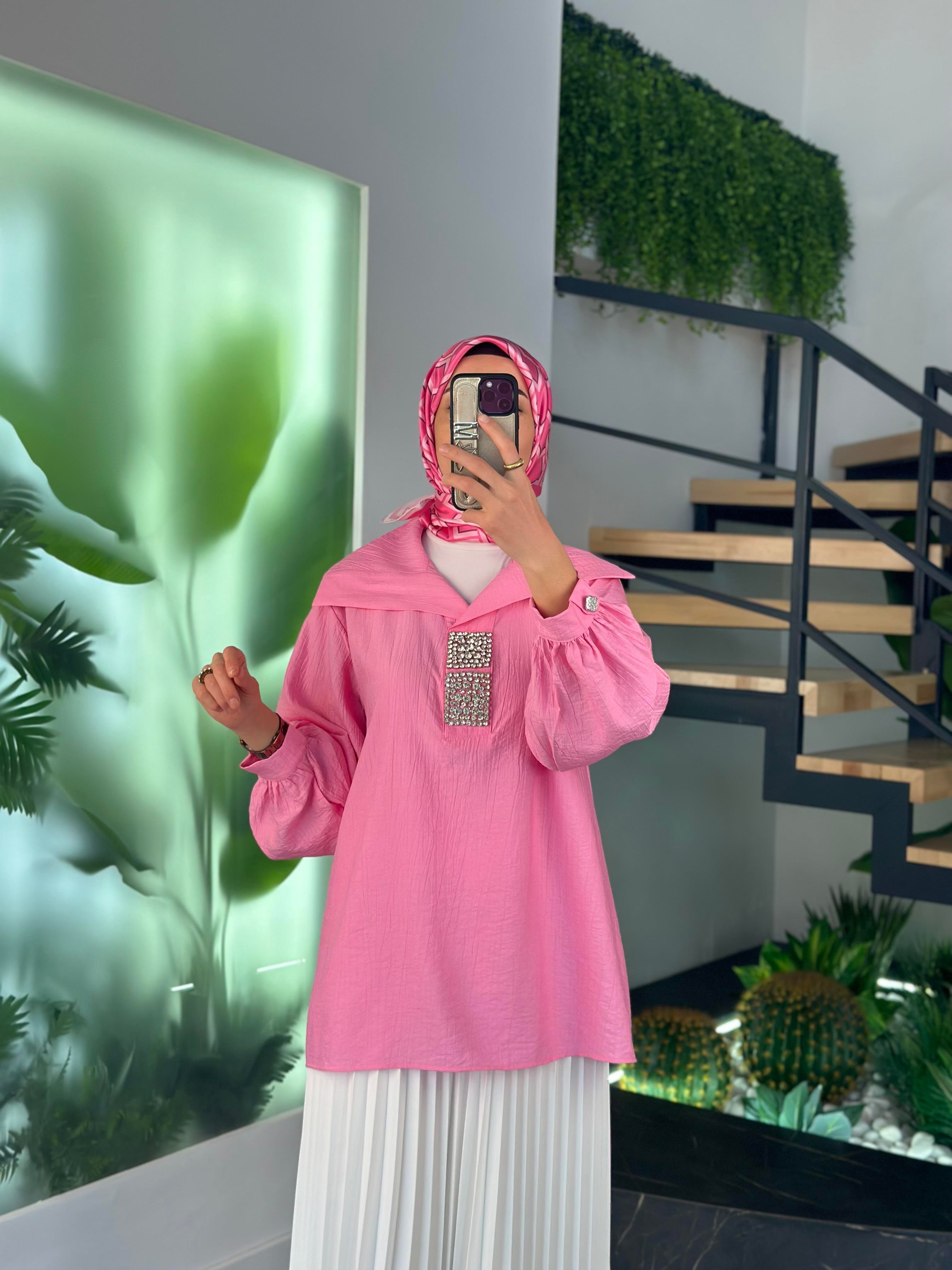 Devirme Yakalı Önü Taşlı Pembe Renk Kadın Tunik