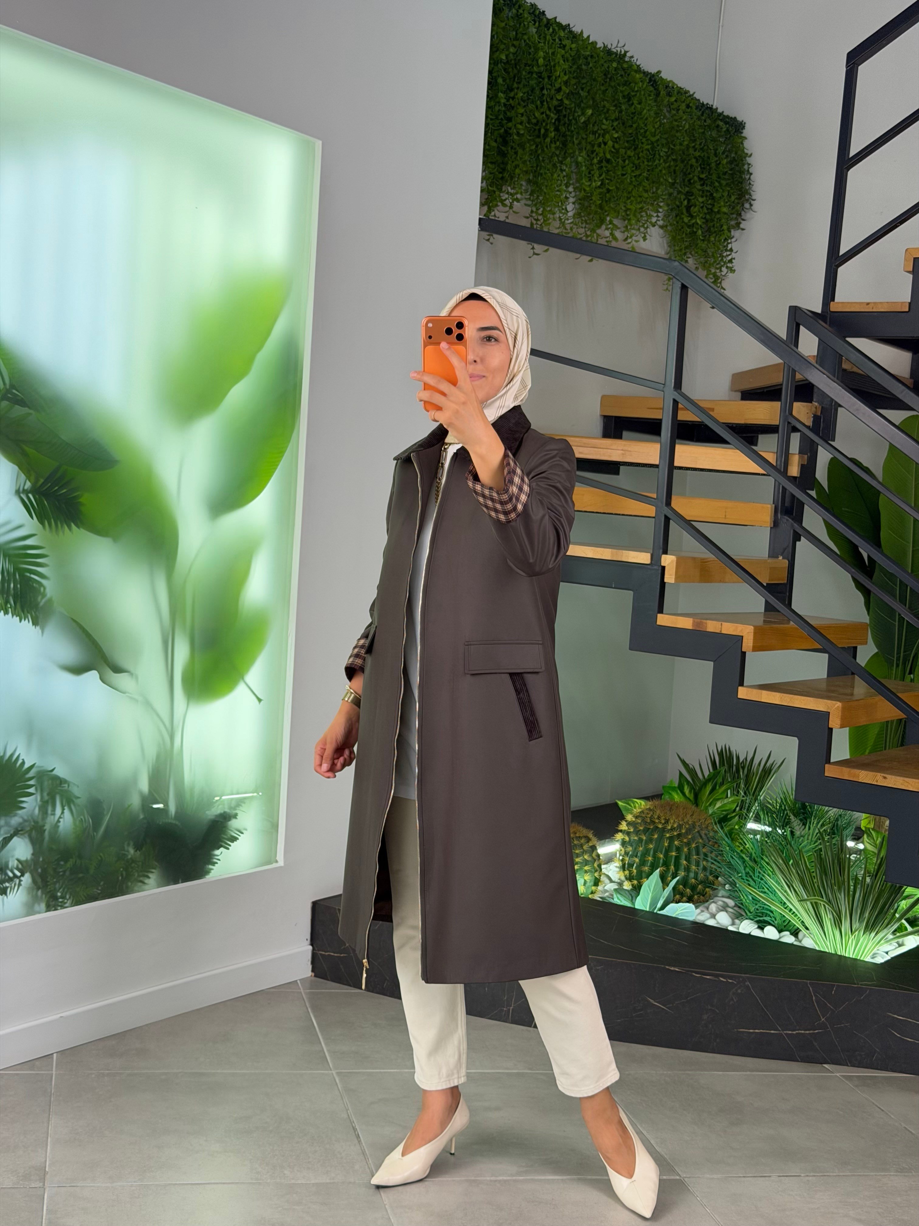 Duman Renk Kadife Yakalı Ekose Detaylı Giyçık 26KT511