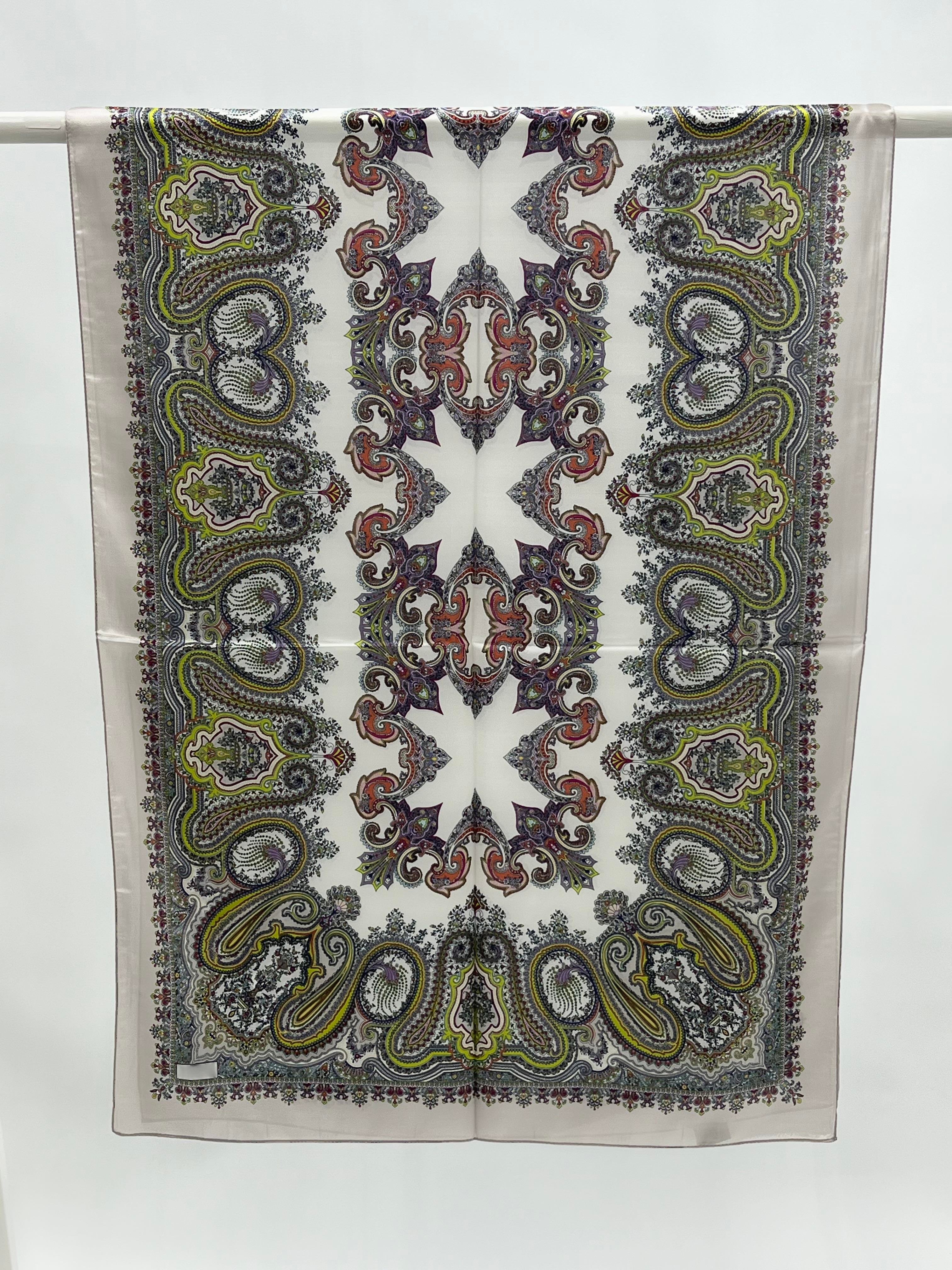 Etnik Desenli İpek Şal