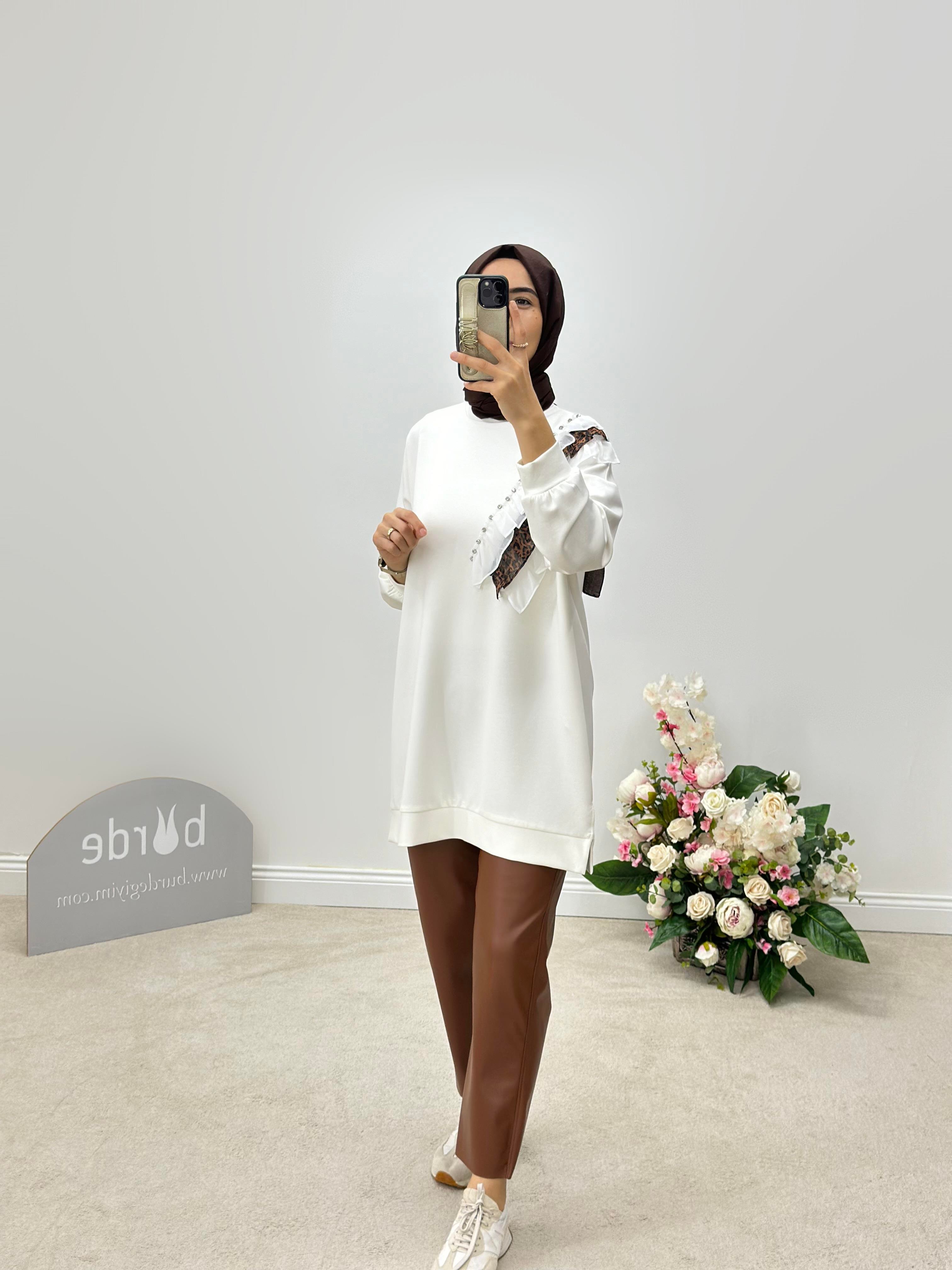 Fırfır Ve Taş Detaylı Sweatshirt
