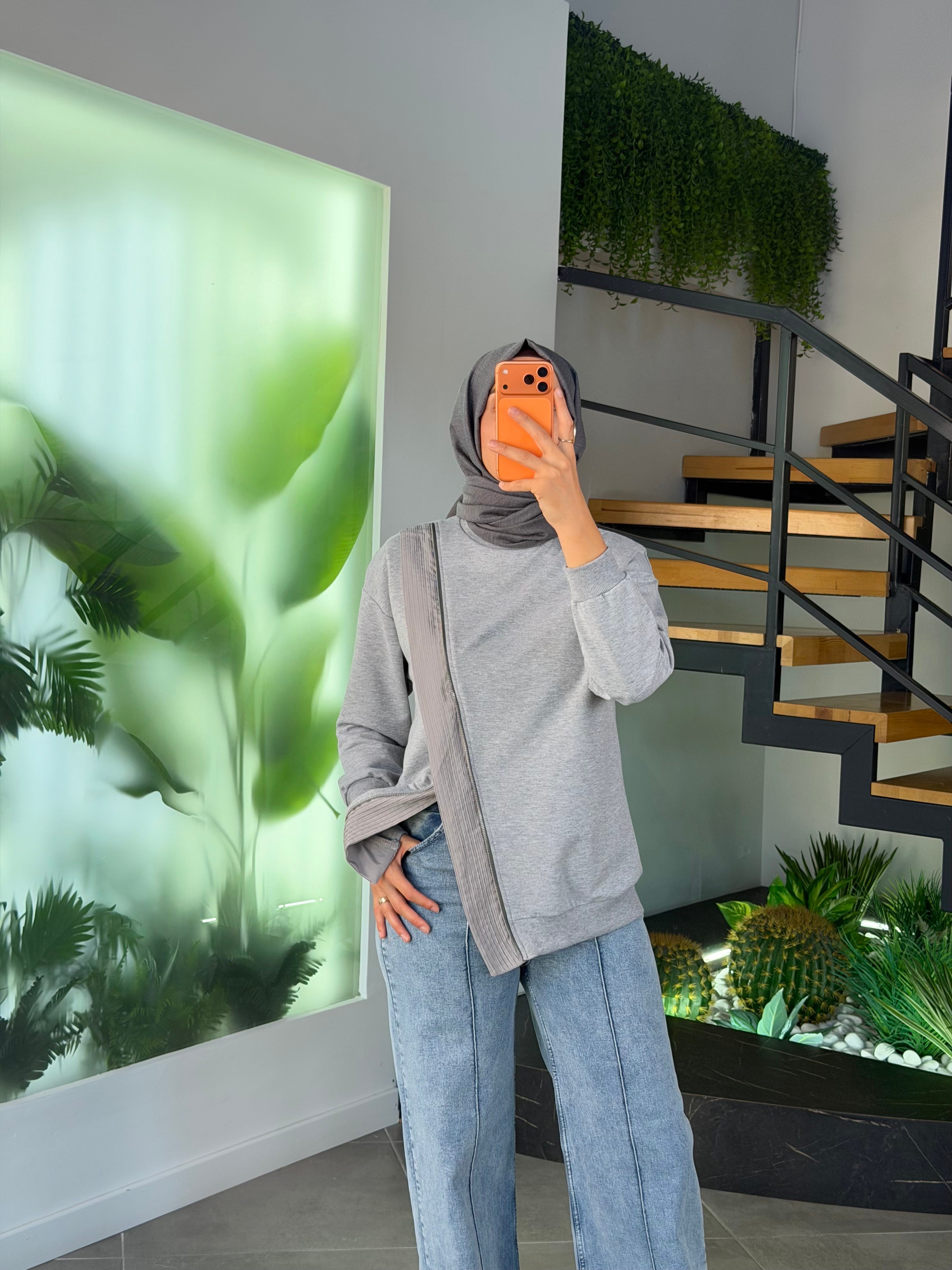 Gri Renk Fermuar Detaylı Sweatshırt