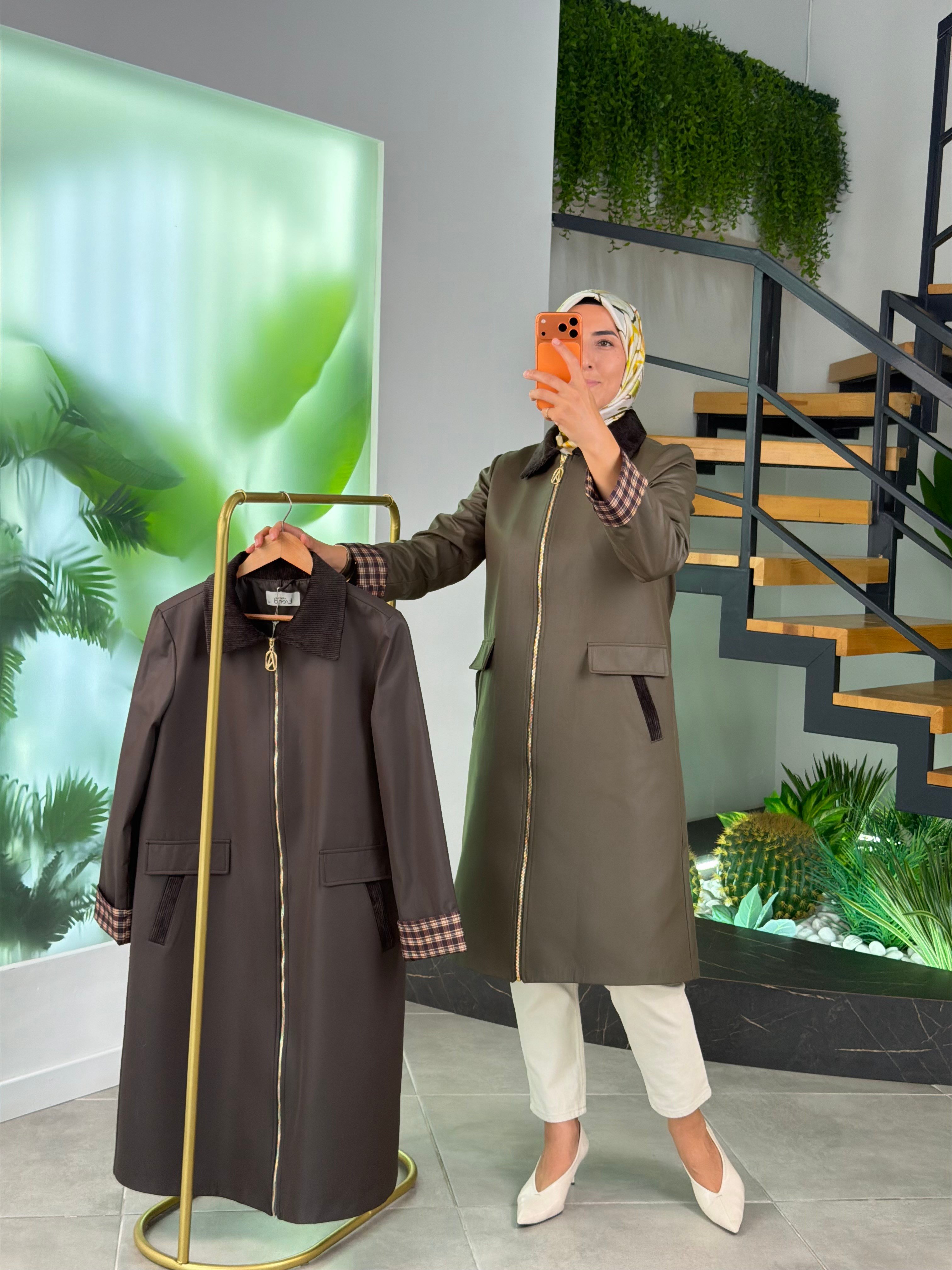 Haki Renk Kadife Yakalı Ekose Detaylı Giyçık