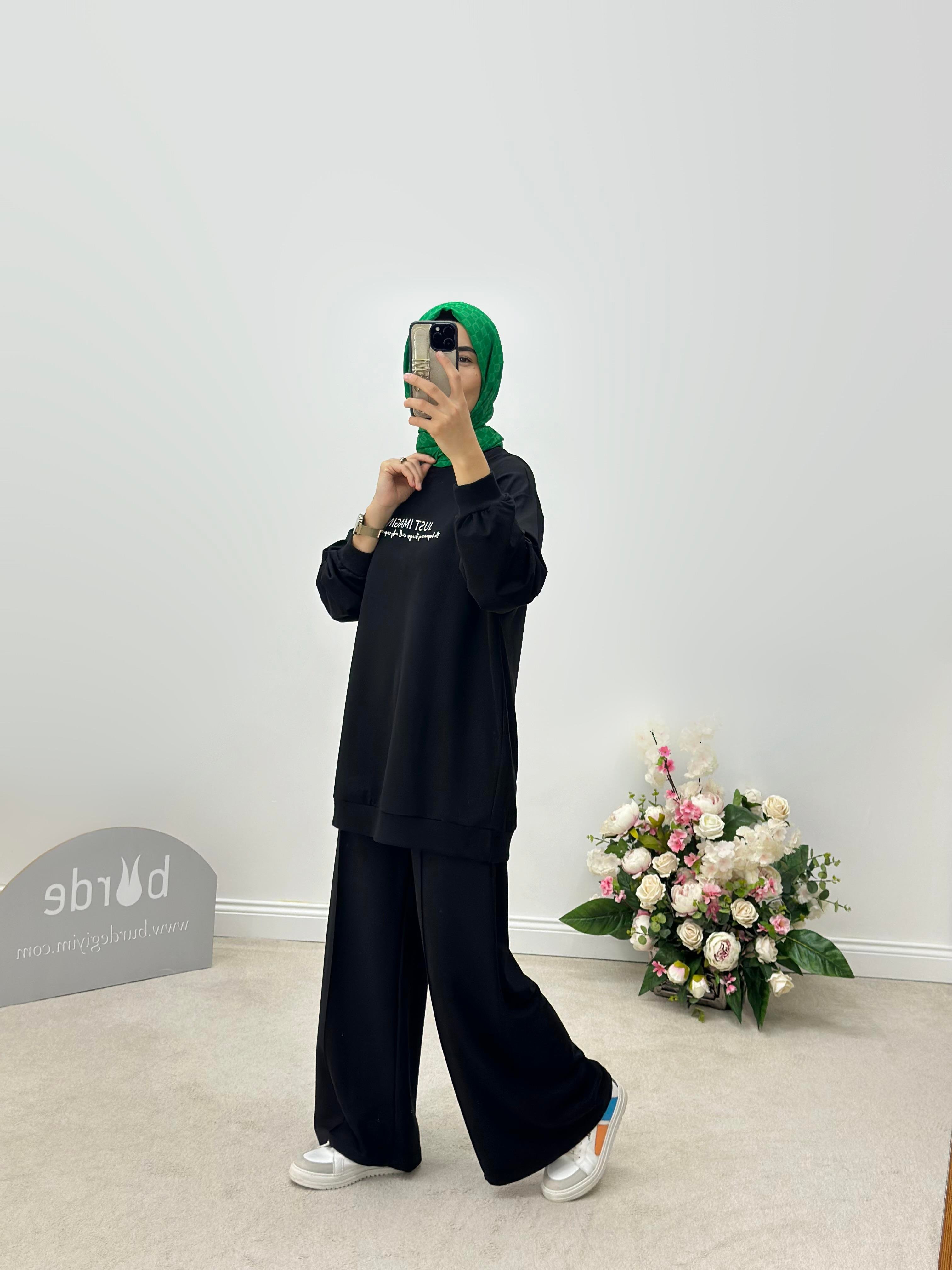 Kabaran Detaylı Baskılı Sweatshirt