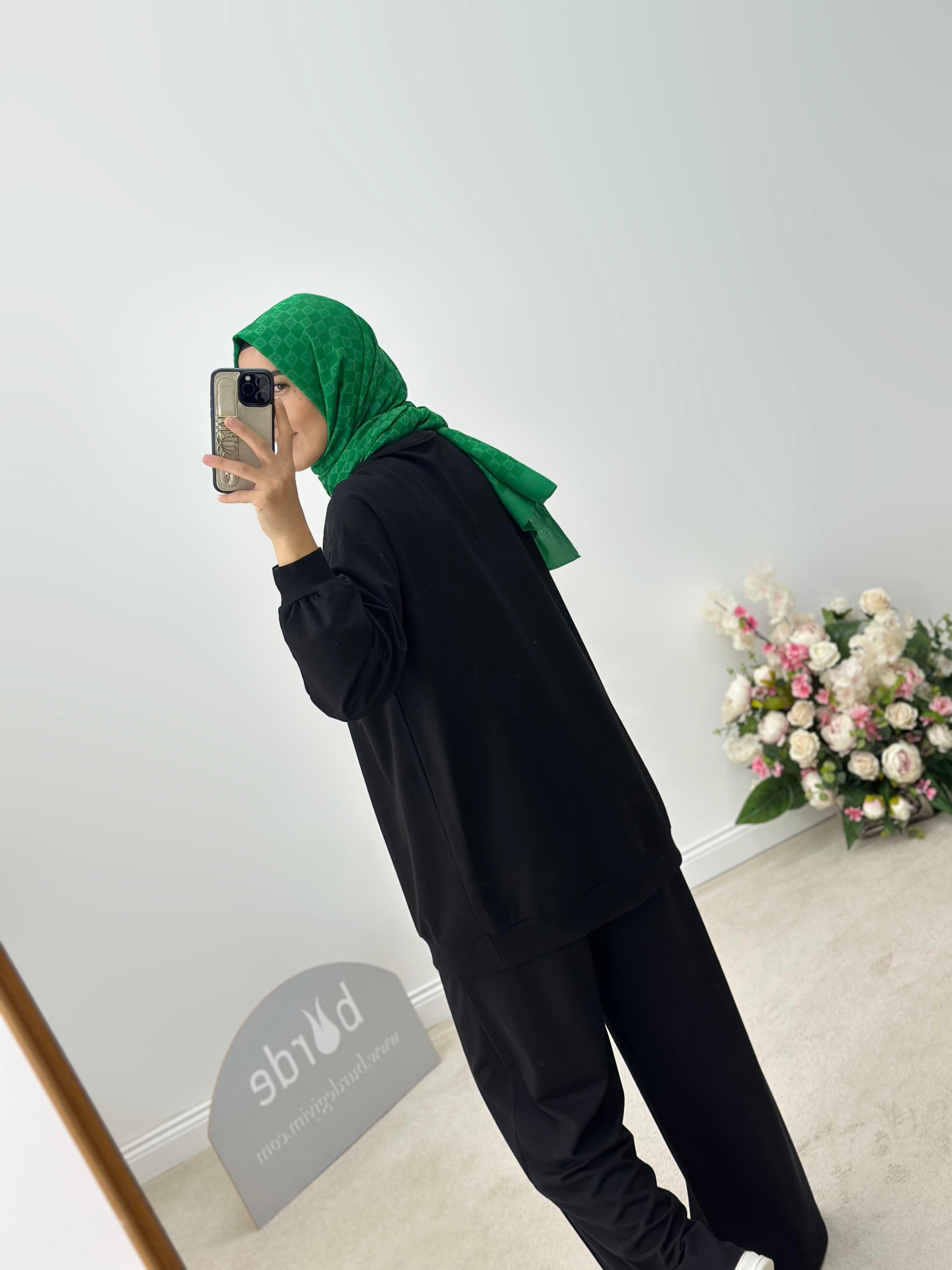 Kabaran Detaylı Baskılı Sweatshirt