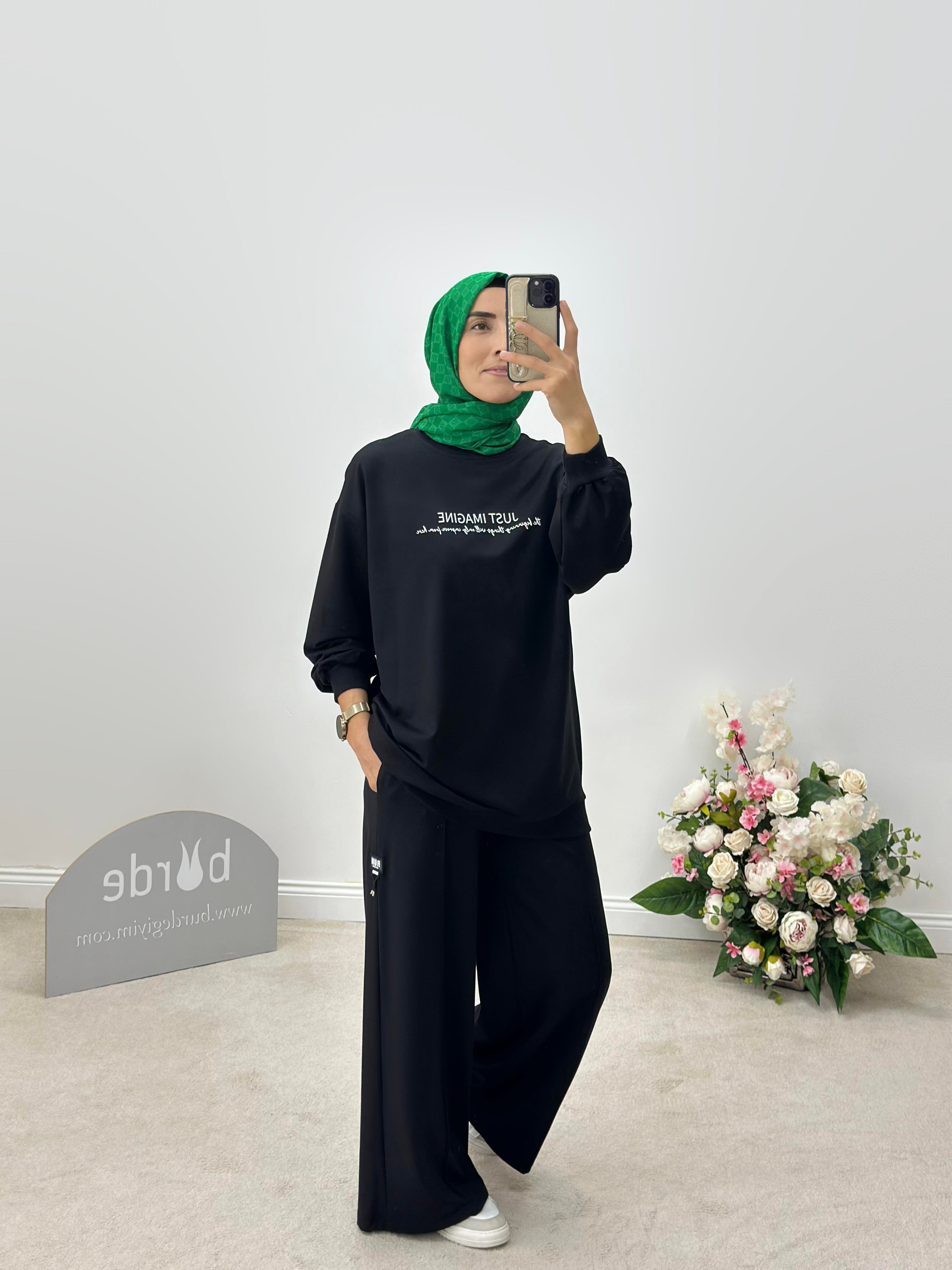 Kabaran Detaylı Baskılı Sweatshirt