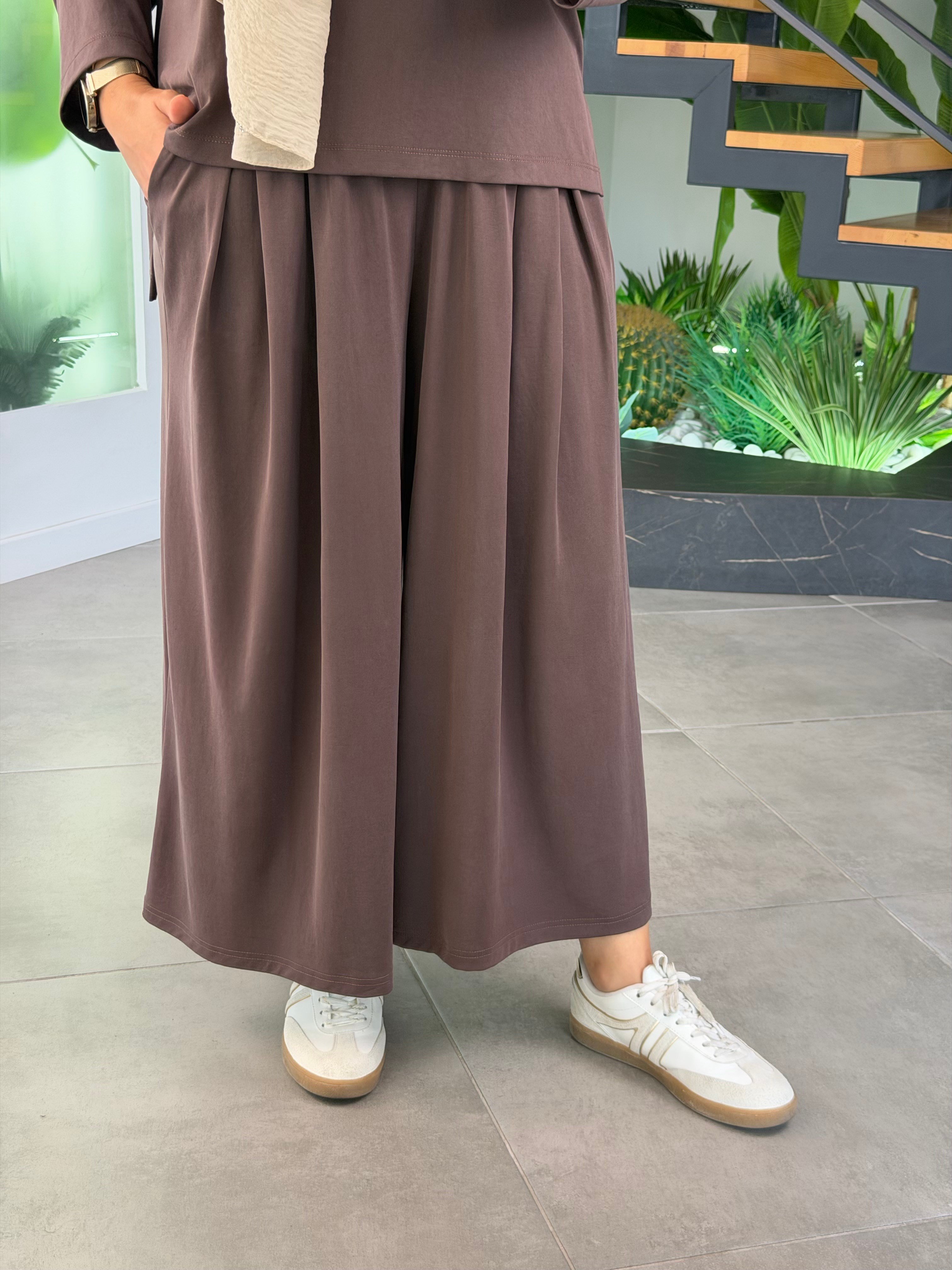Kahve Renk Beli Lastikli Ve Bağcıklı Pantolon Etek