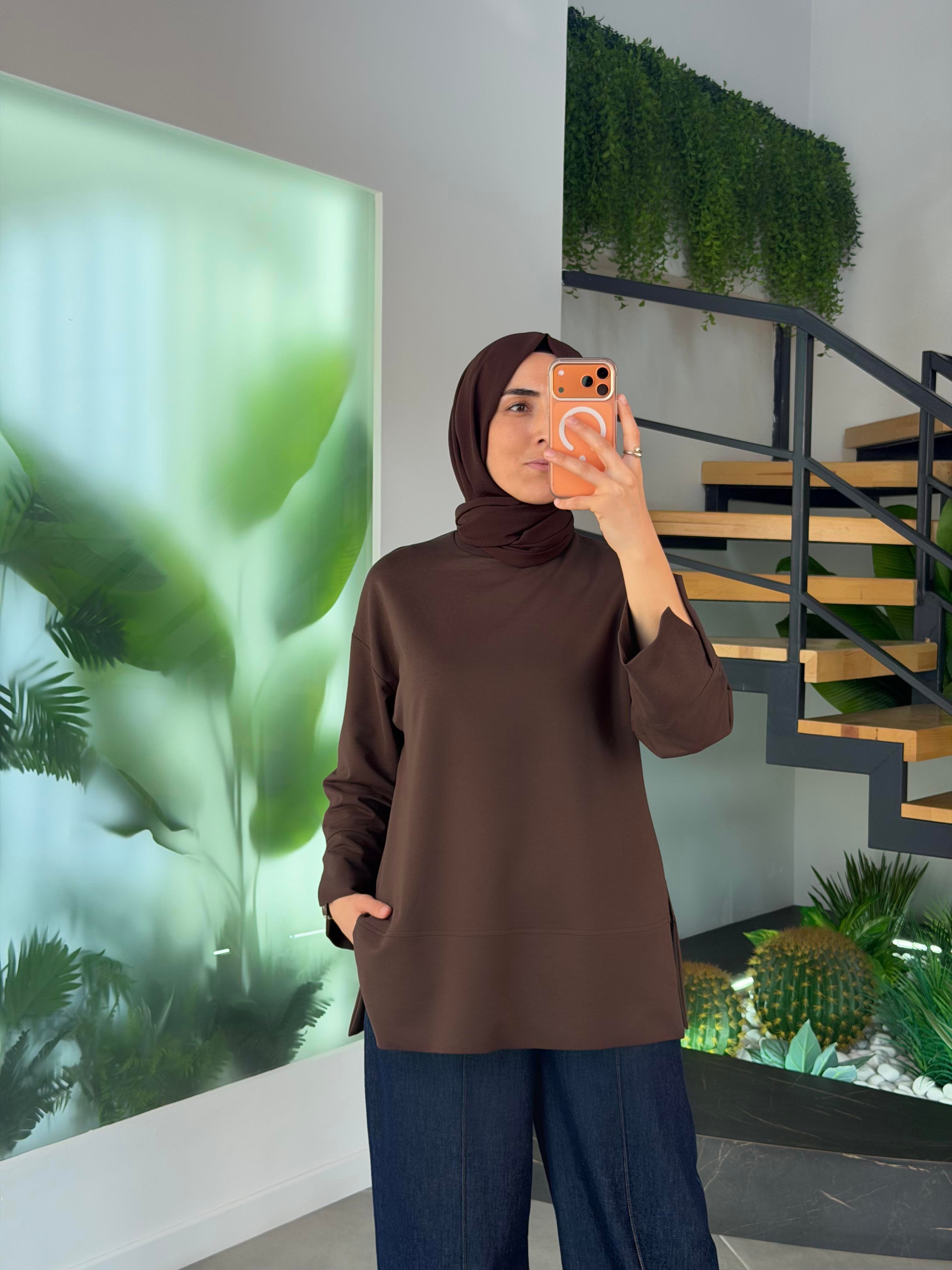 Kahve Renk Yandan Yırtmaçlı Basıc Sweatshirt