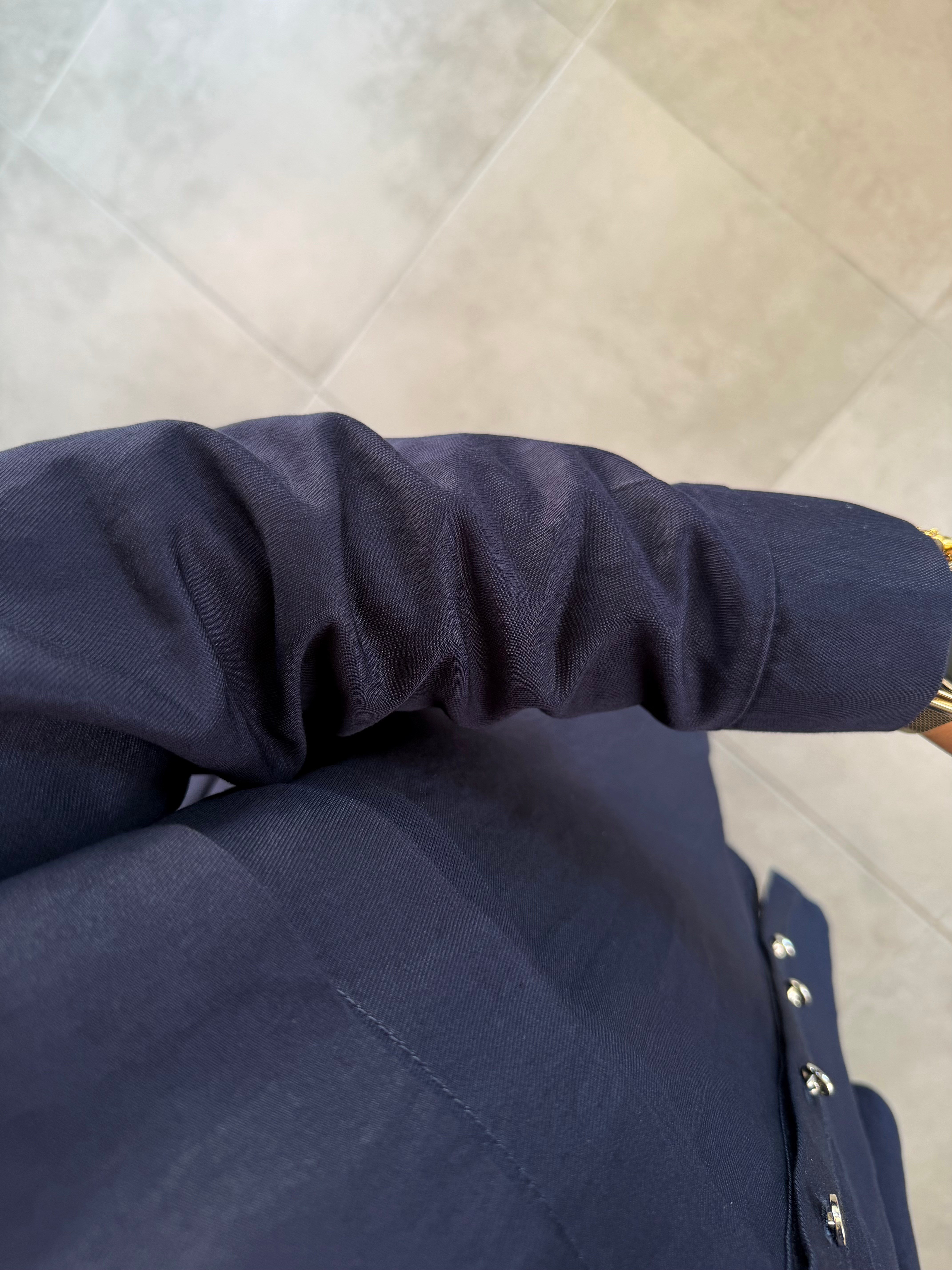 Lacivert Renk Ceketi Çıtçıtlı Ve Pile Detaylı Takım