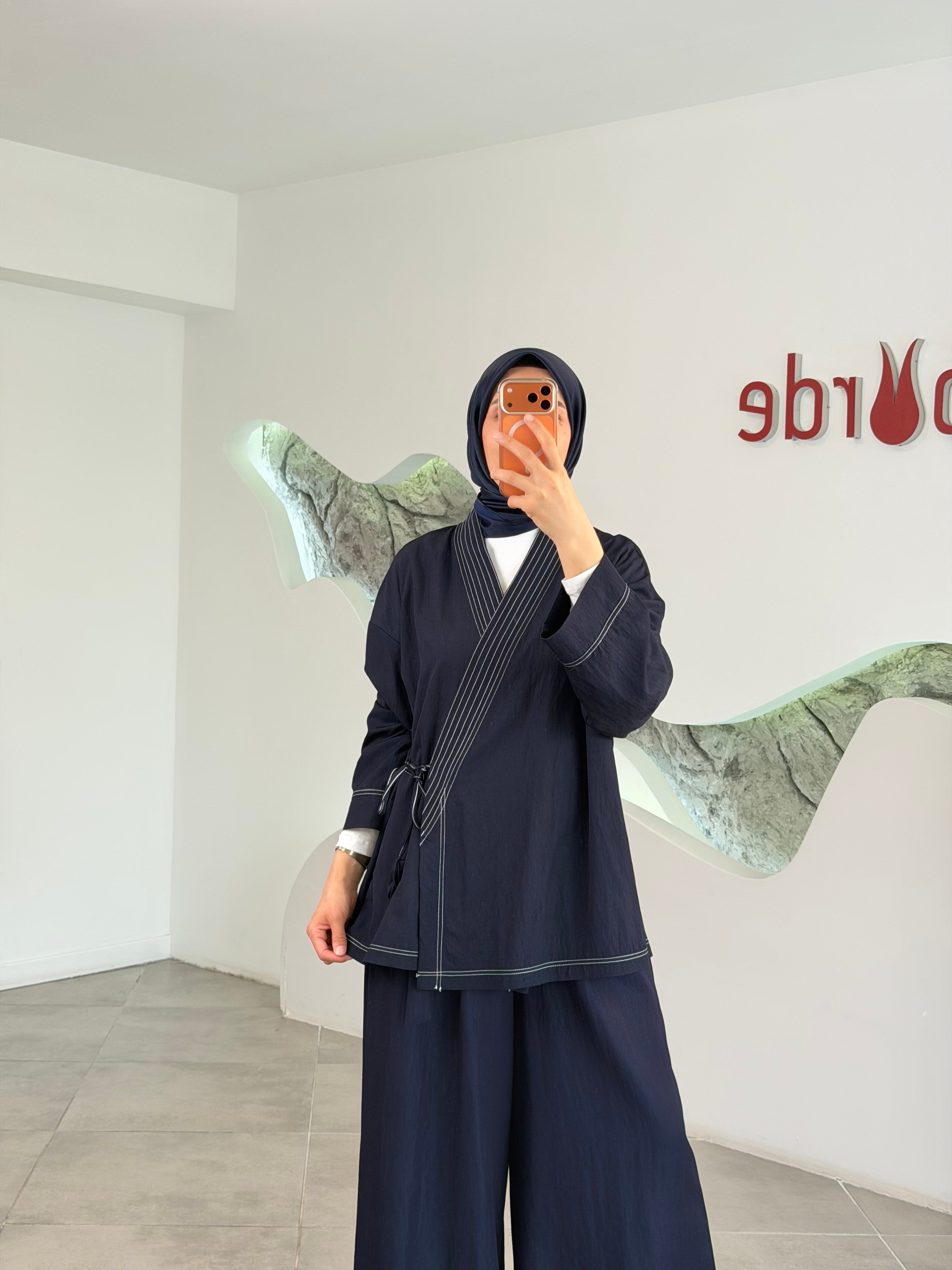 Lacivert Renk Kontrast İplikli Kimono