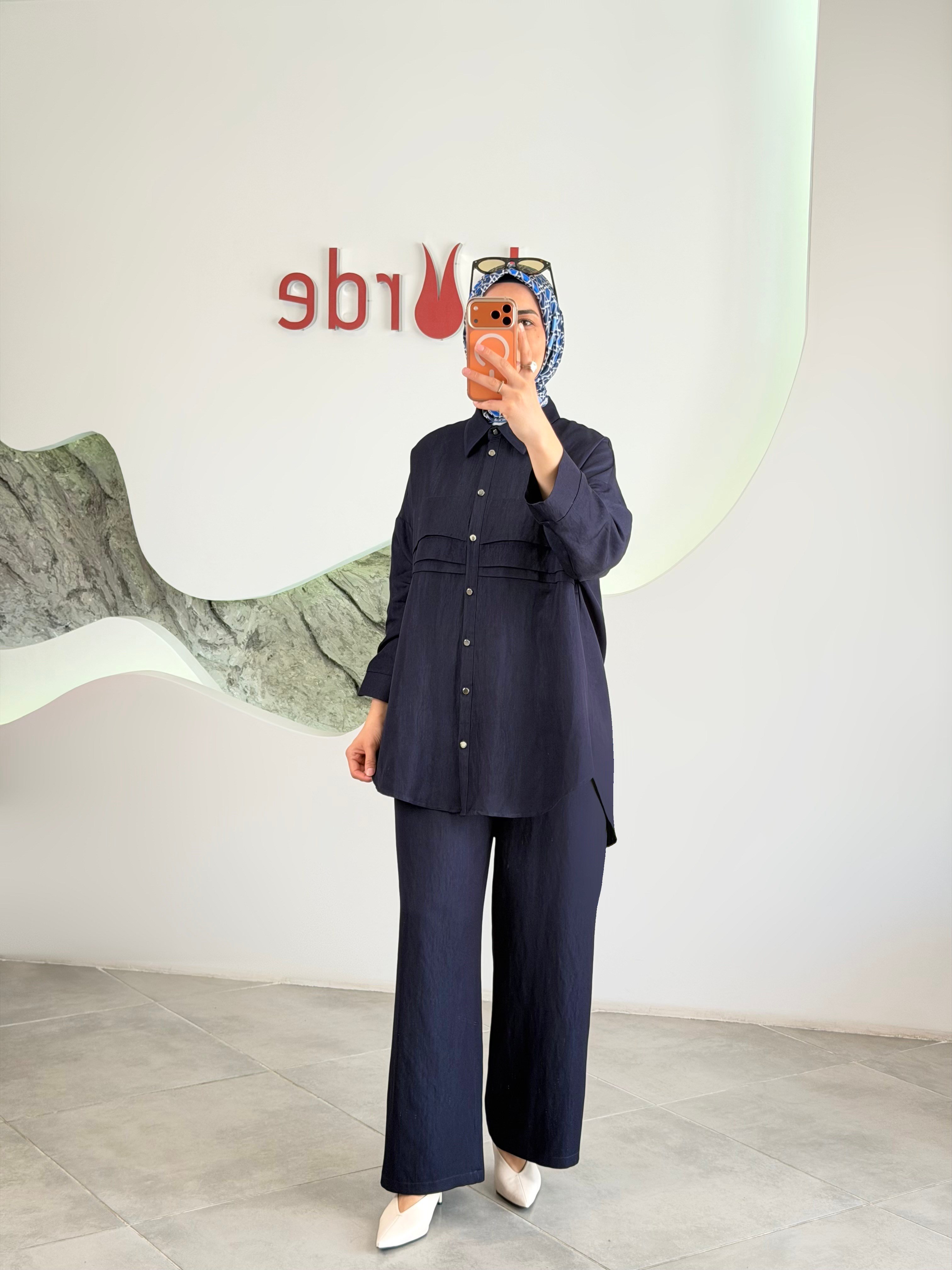 Lacivert Renk Rayon Kumaş Drape Detaylı Takım