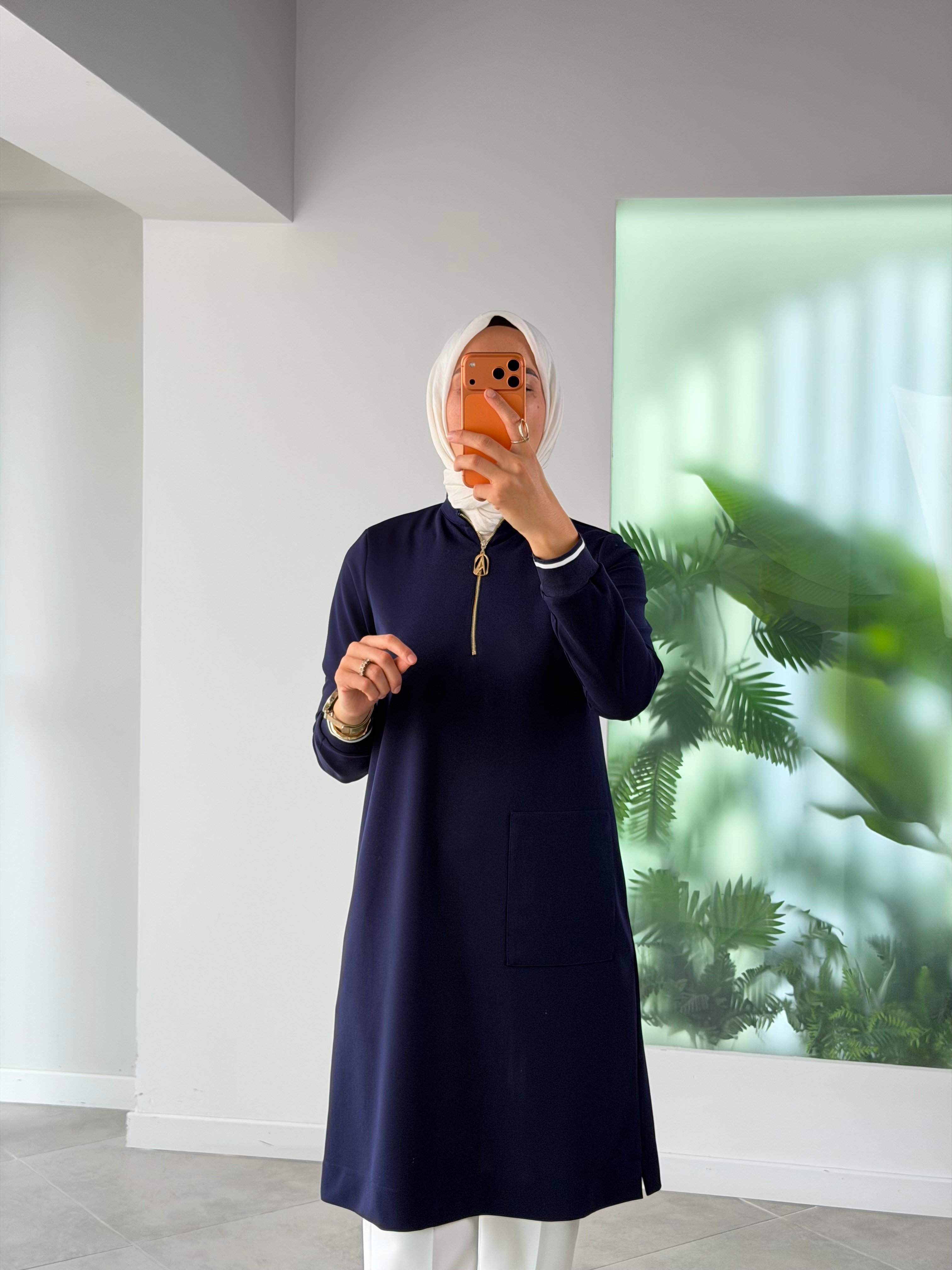 Lacivert Renk Yarım Fermuarlı Tunik 26KT452