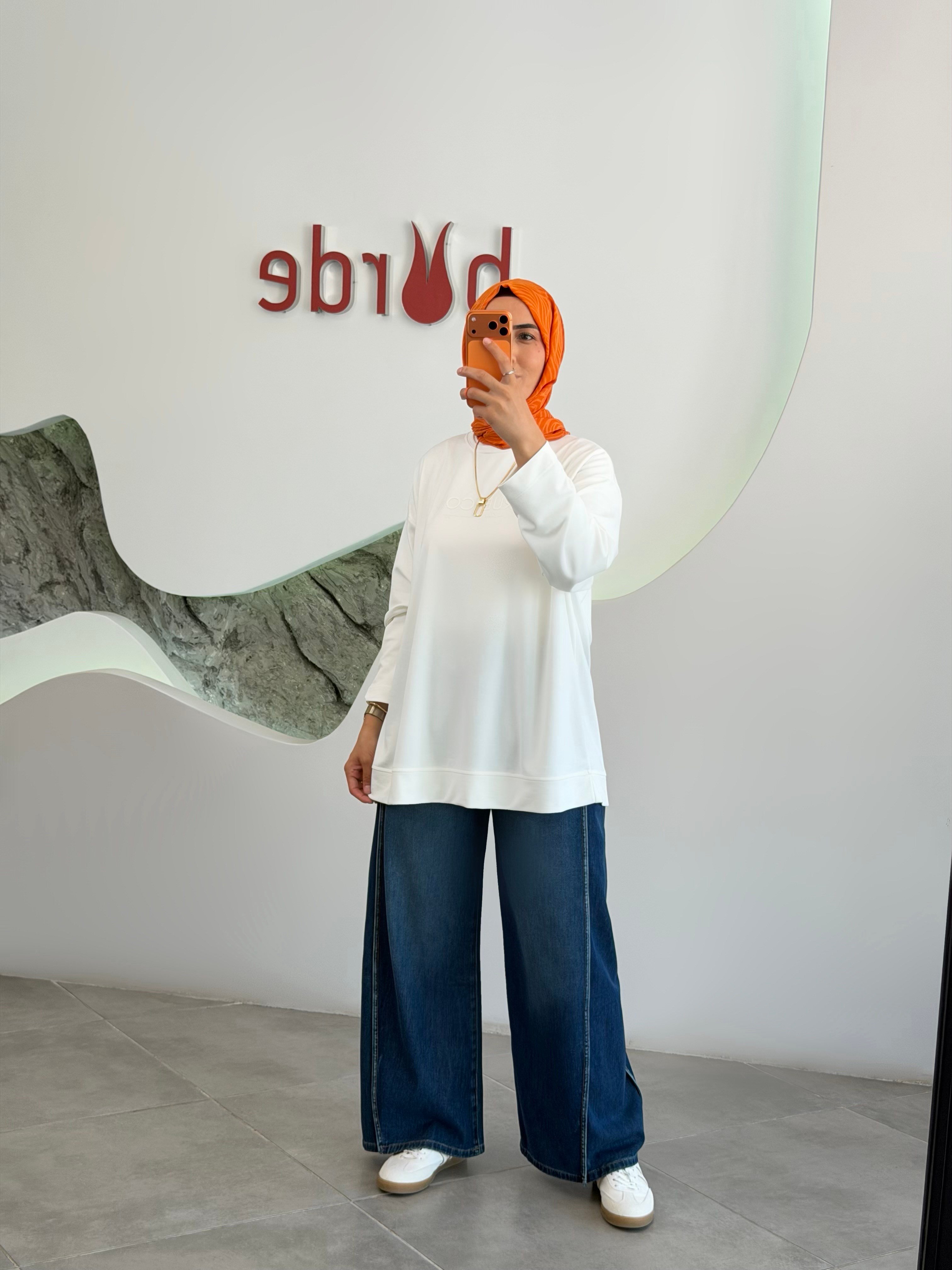 Mavi Renk Özel Dikiş Detaylı Jean