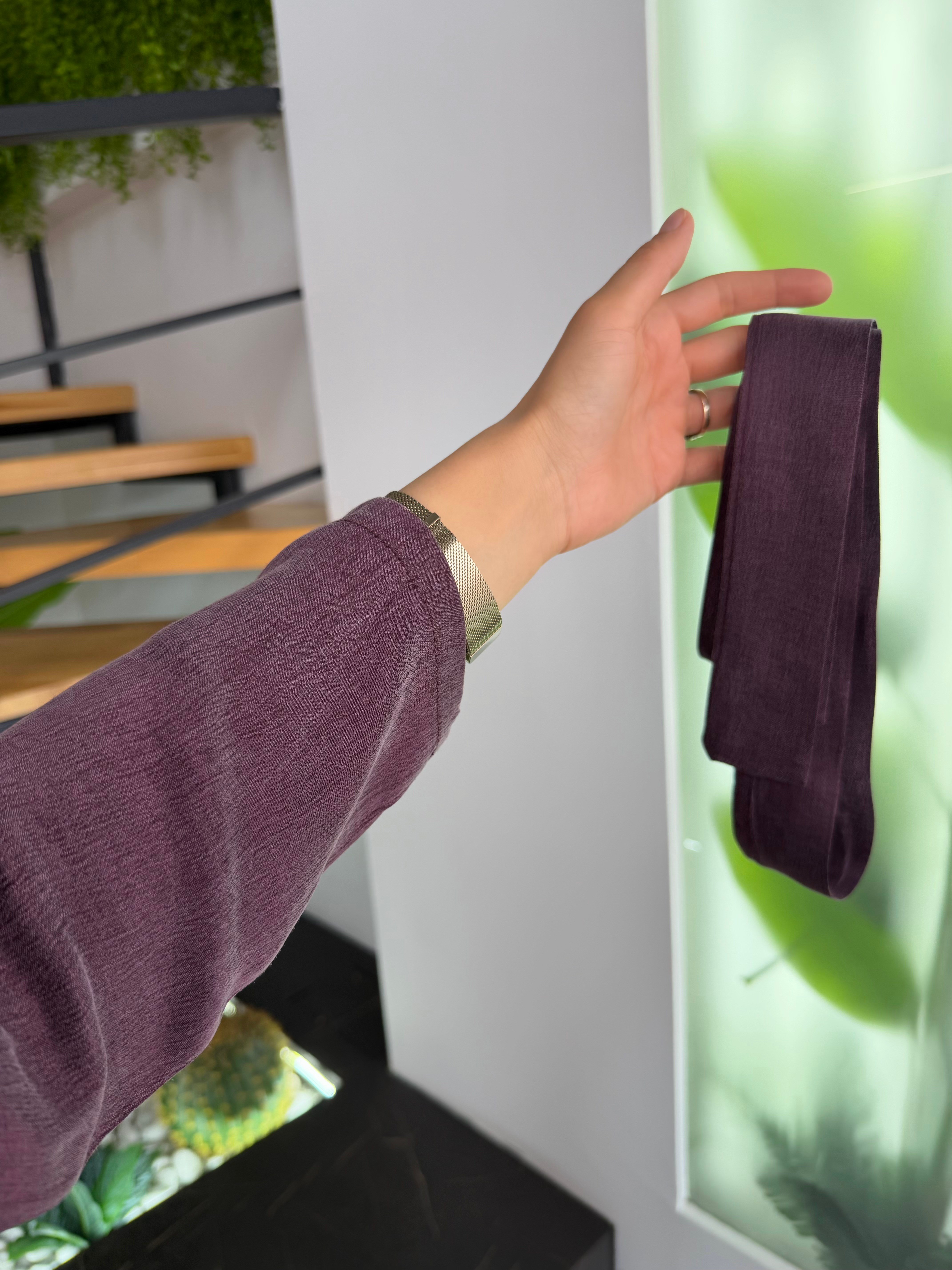 Mürdüm Renk Mermer Desen Detaylı Seyyar Kemerli Cupra Elbise