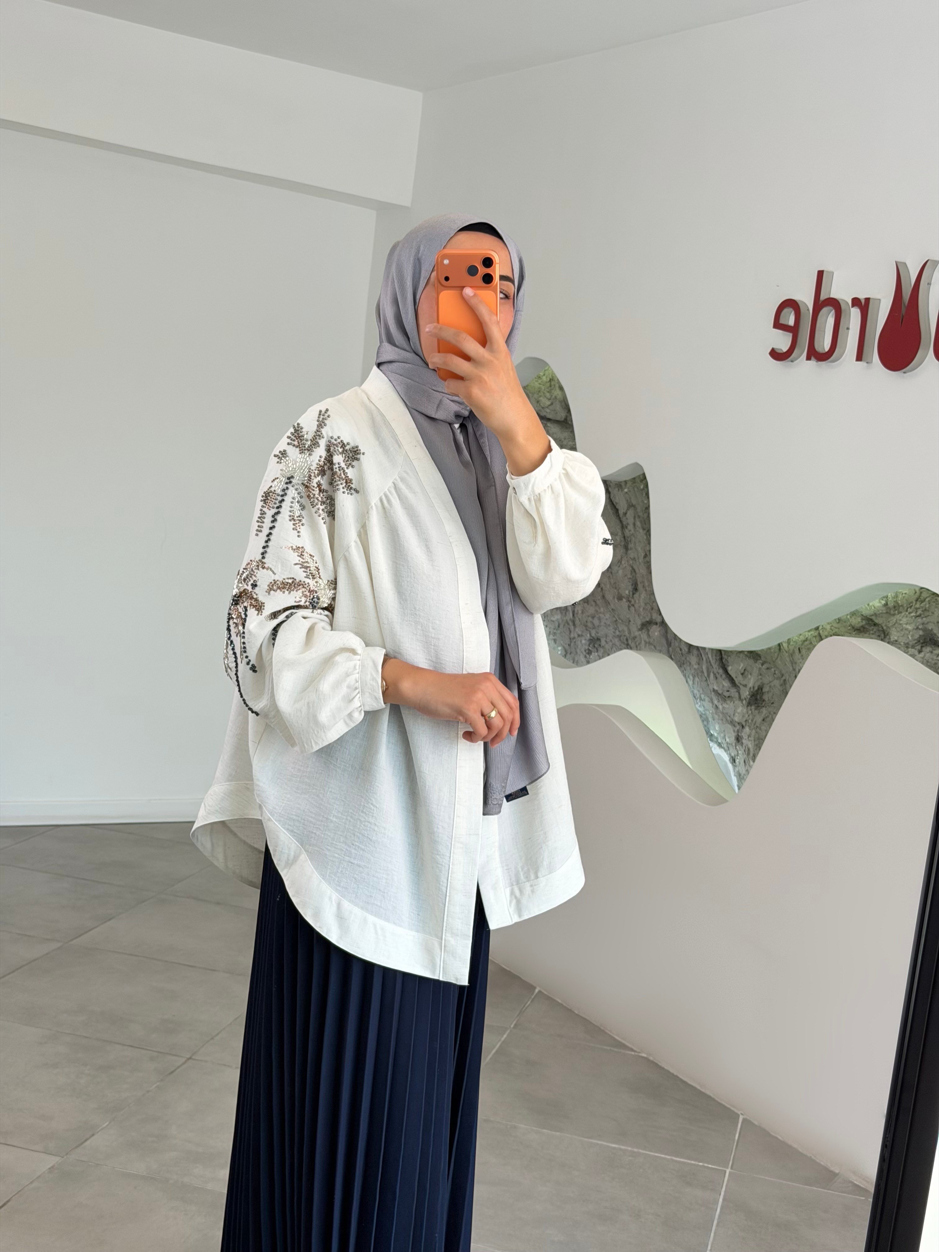 Naturel Renk Taş Boncuk İşlemeli Kimono