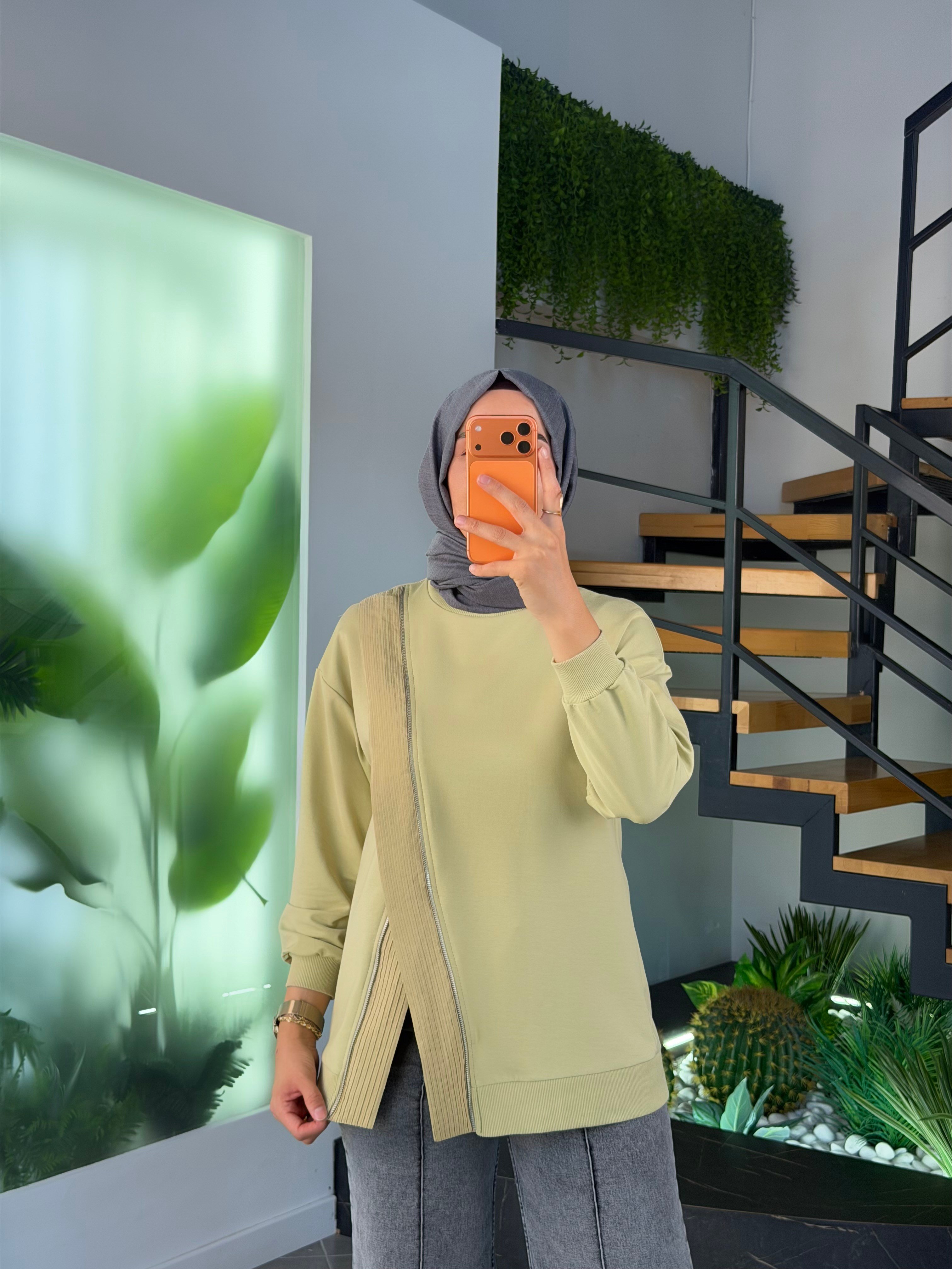 Olive Renk Fermuar Detaylı Sweatshırt
