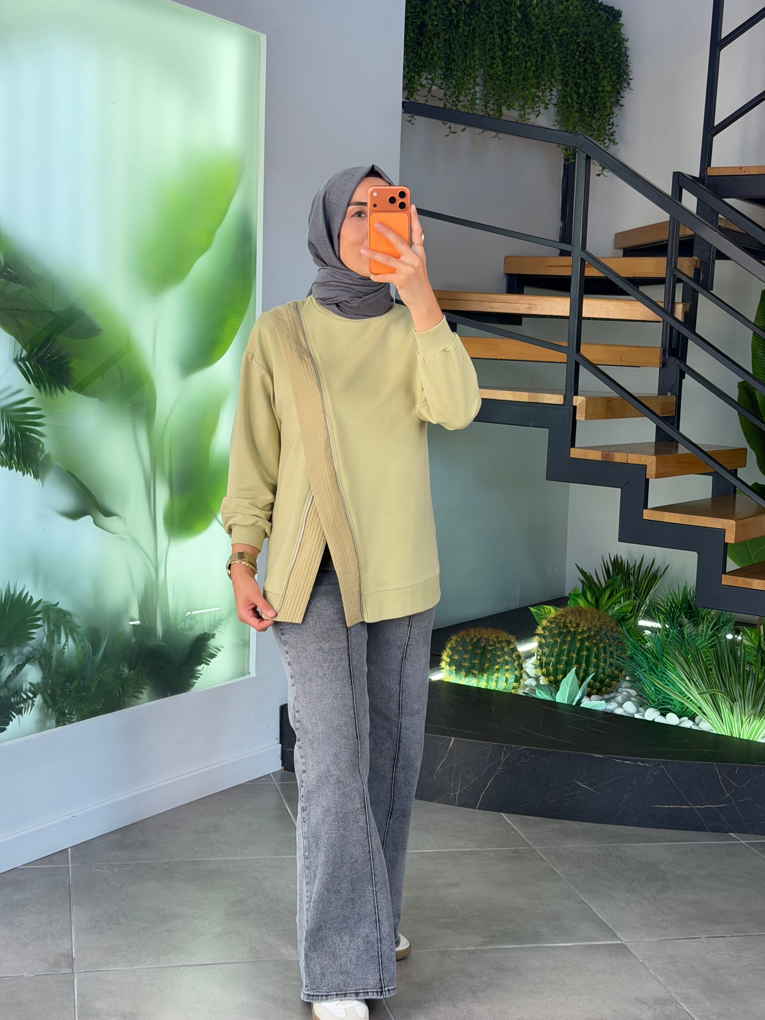 Olive Renk Fermuar Detaylı Sweatshırt
