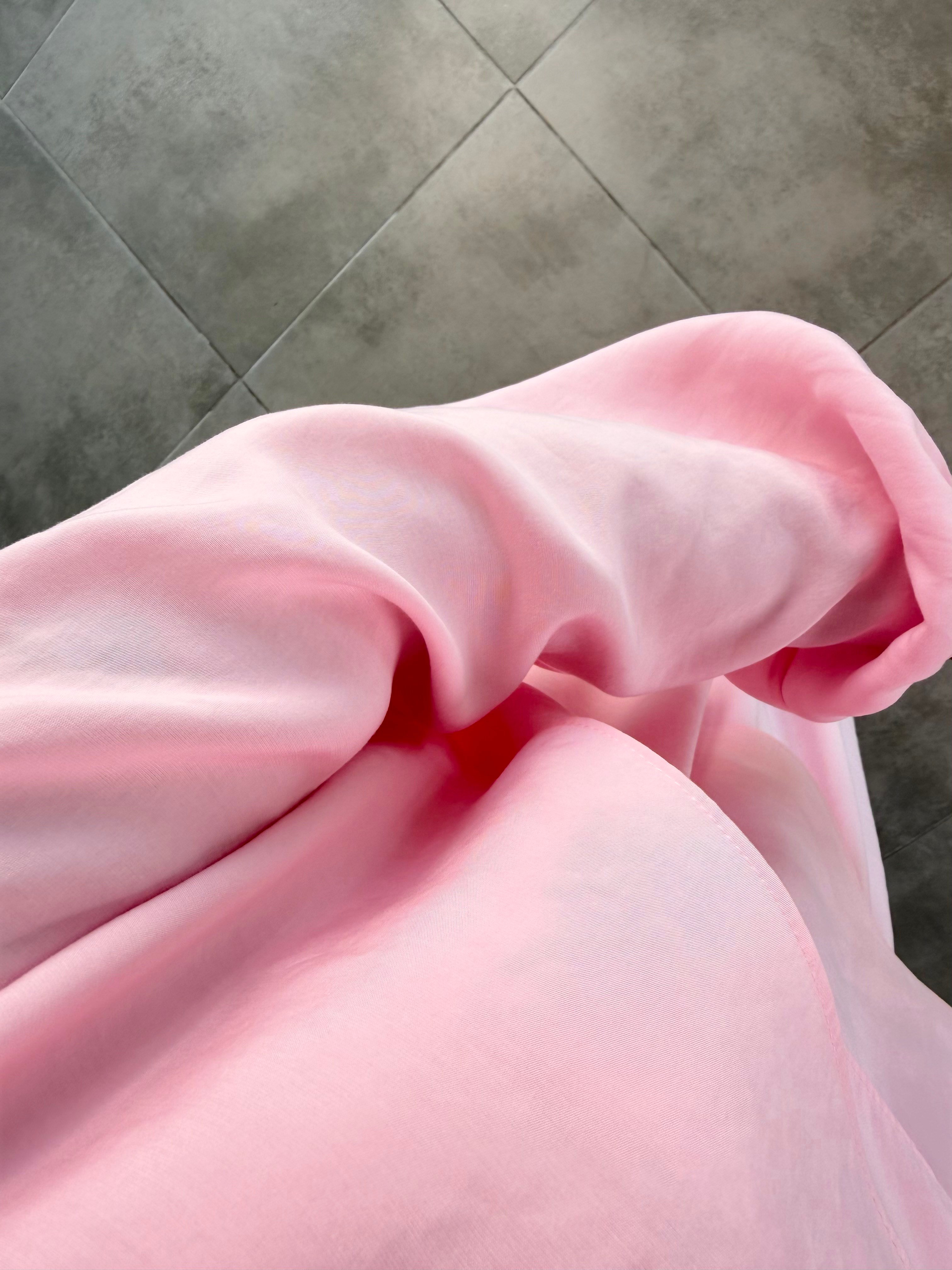 Pembe Renk Bluzu Asimetrik Kesimli Etekli Takım
