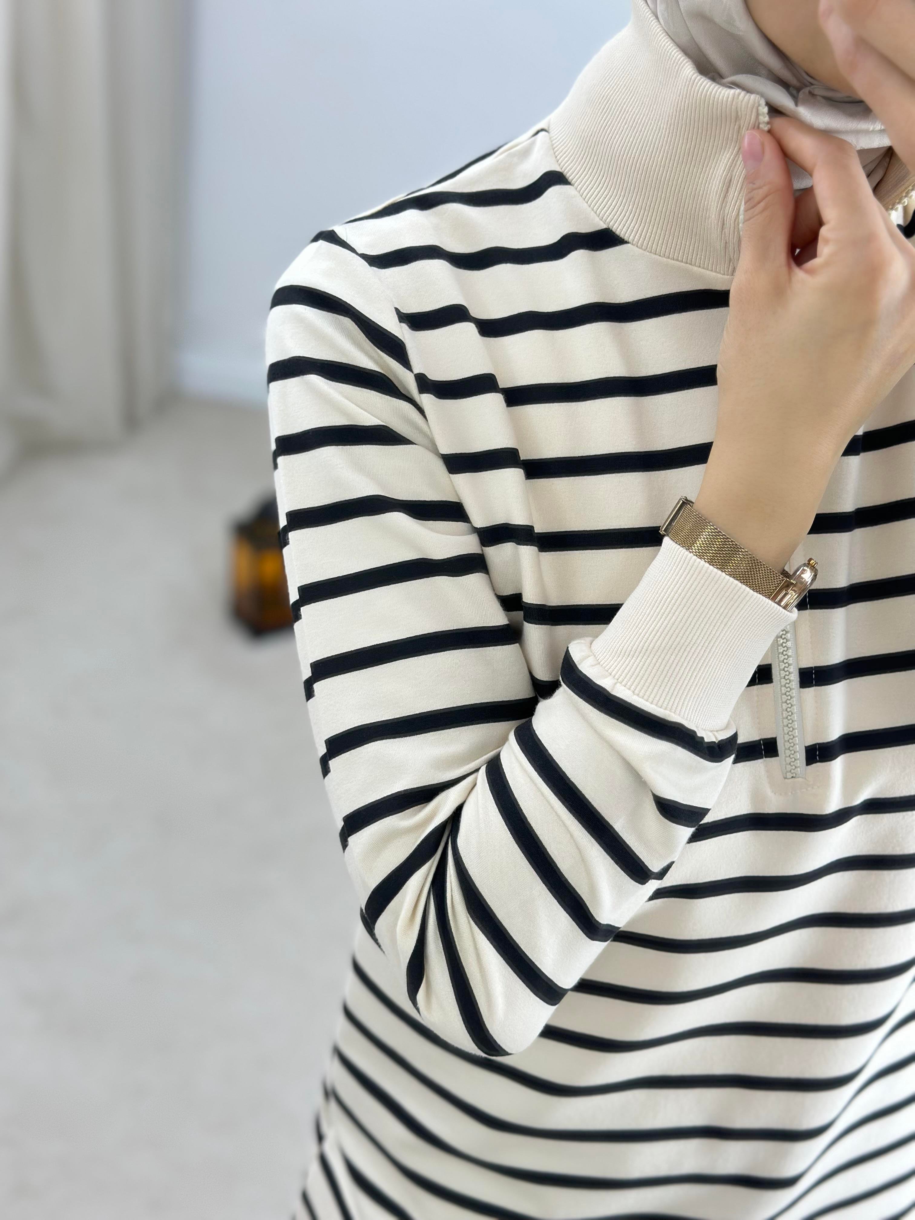 Ribanalı Ve Fermuarlı Çizgili Sweatshirt