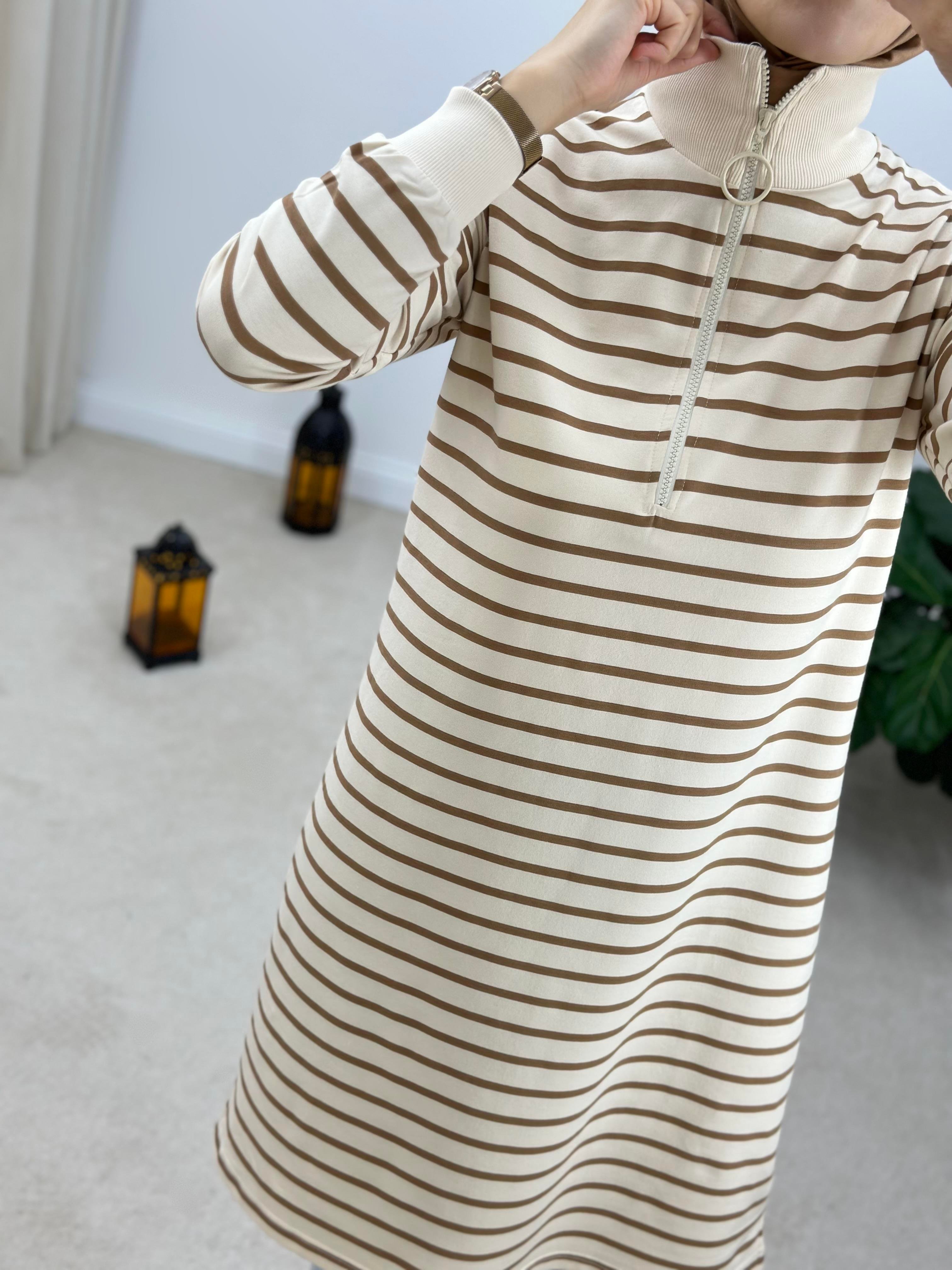 Ribanalı Ve Fermuarlı Çizgili Sweatshirt