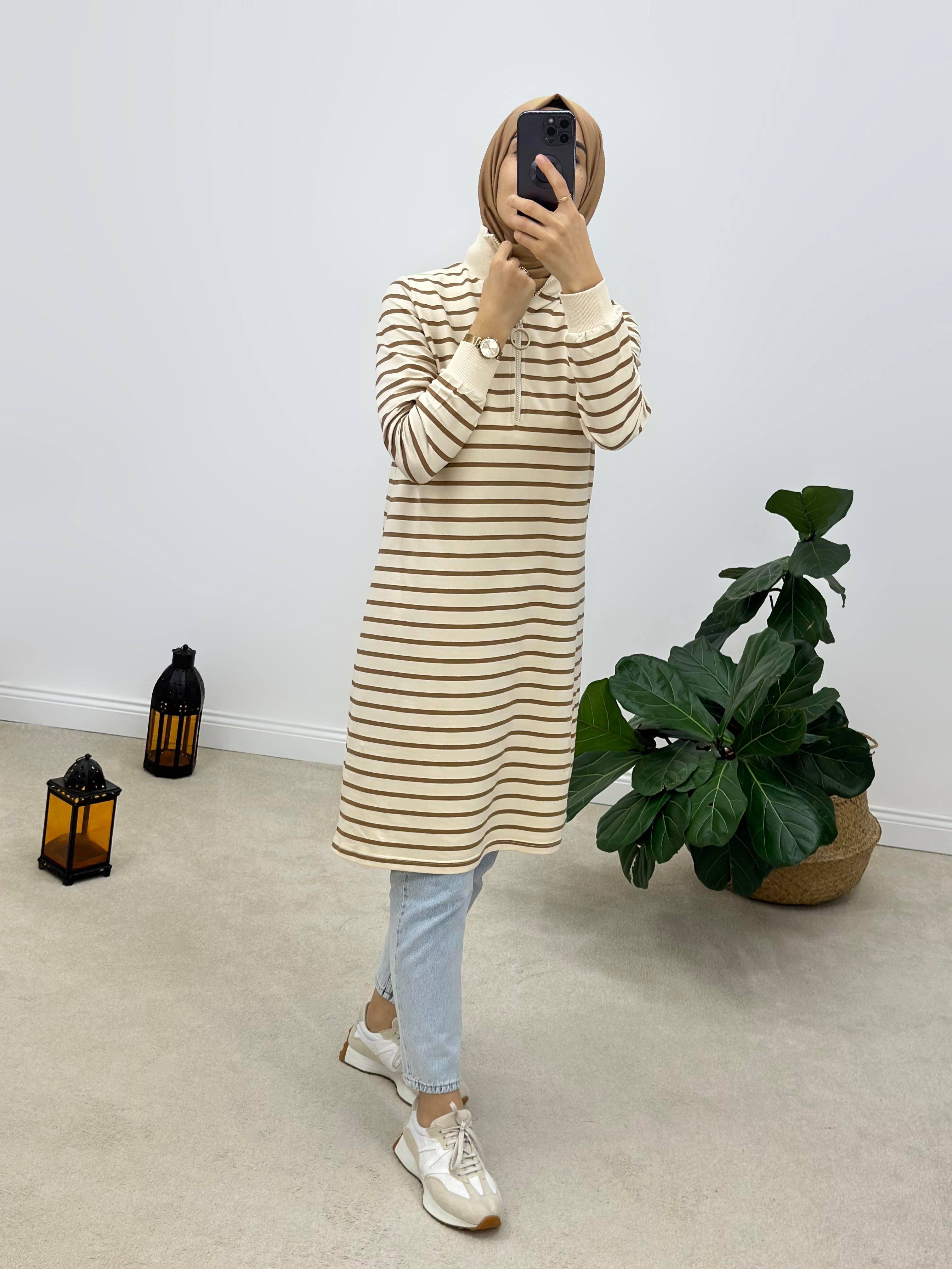 Ribanalı Ve Fermuarlı Çizgili Sweatshirt