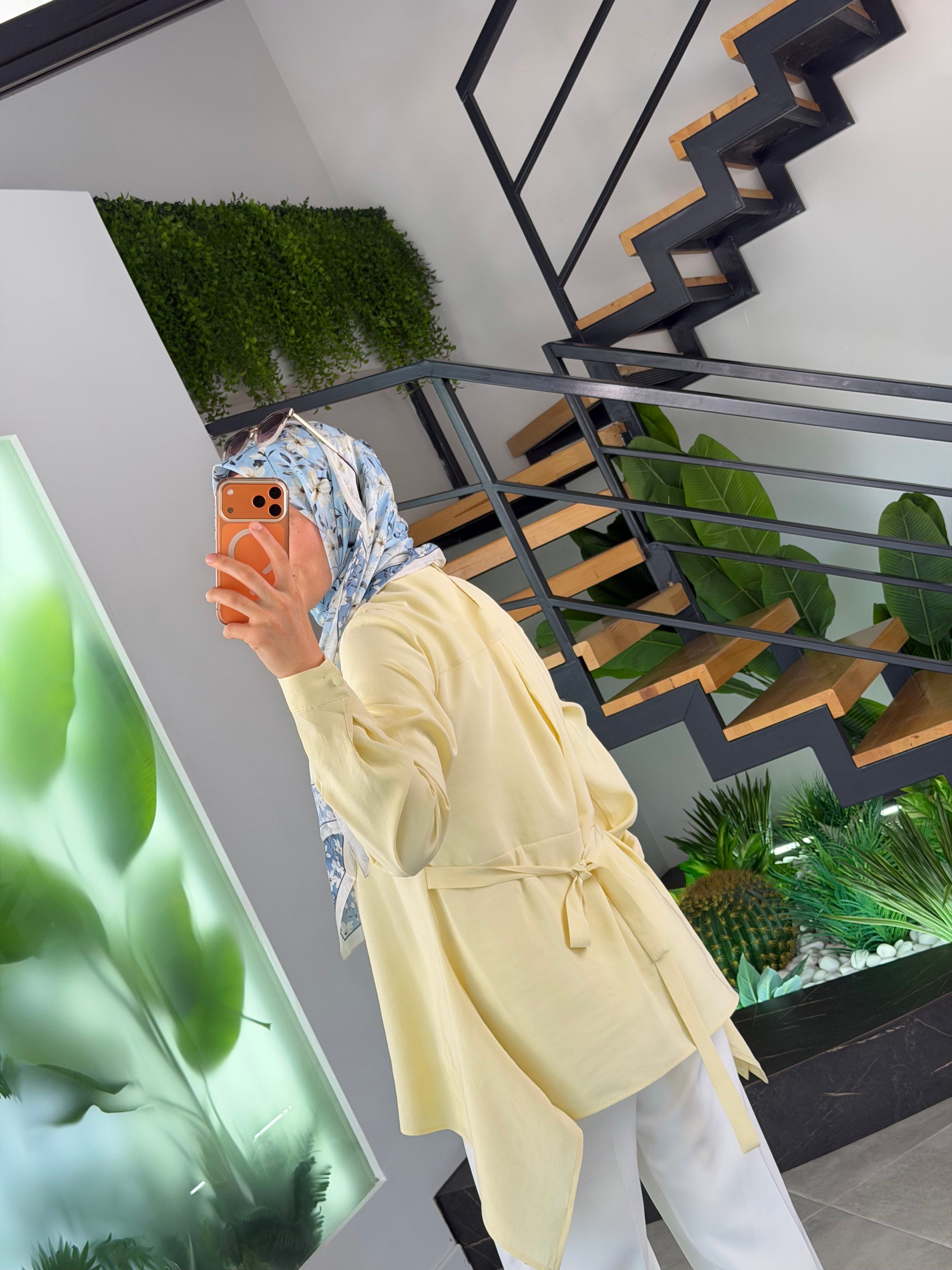 Sarı Renk Asimetrik Kesim Tunik