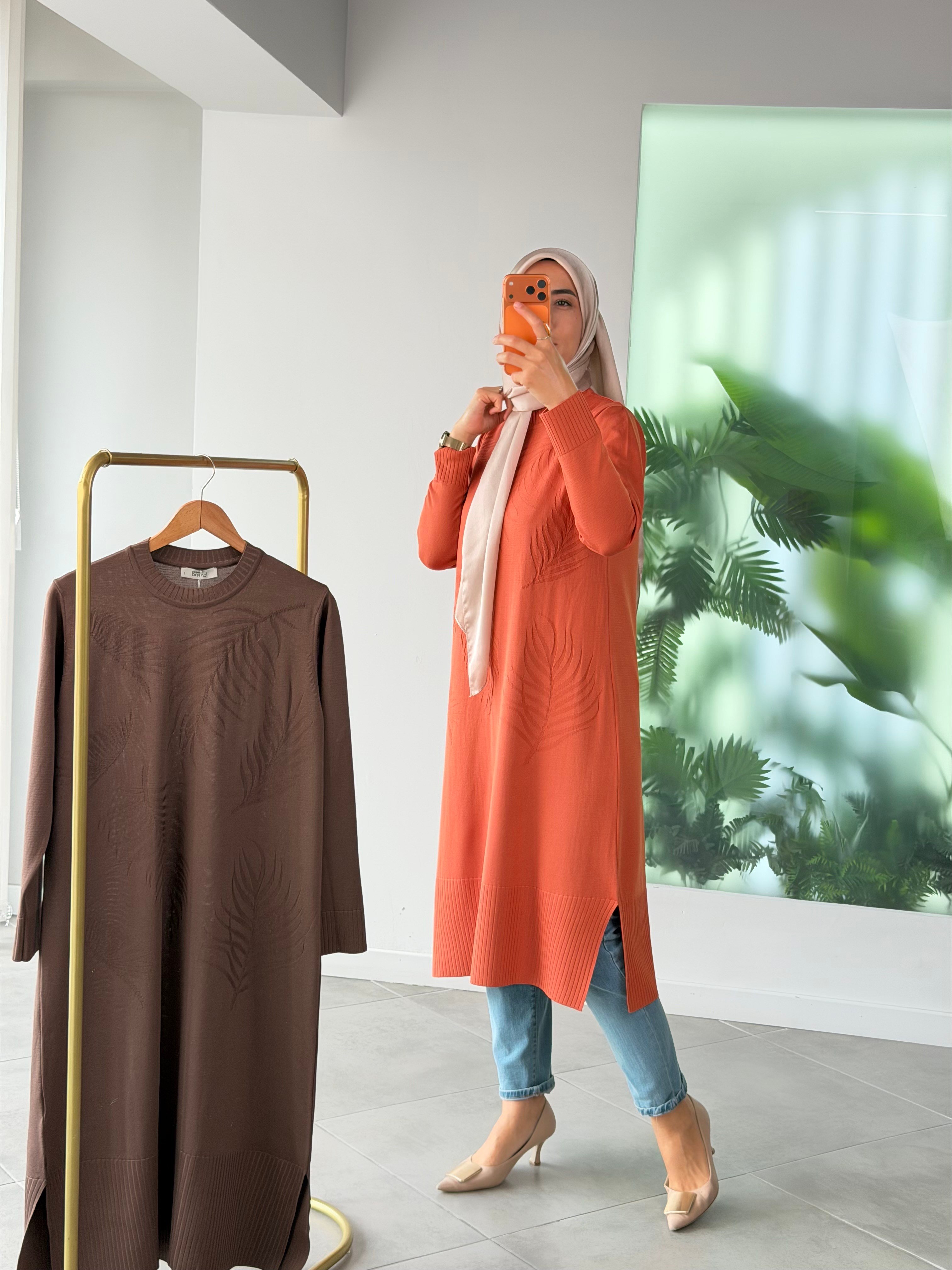 Şeftali Renk Kabartmalı Yaprak Desenli Merserize Tunik 26KTD408