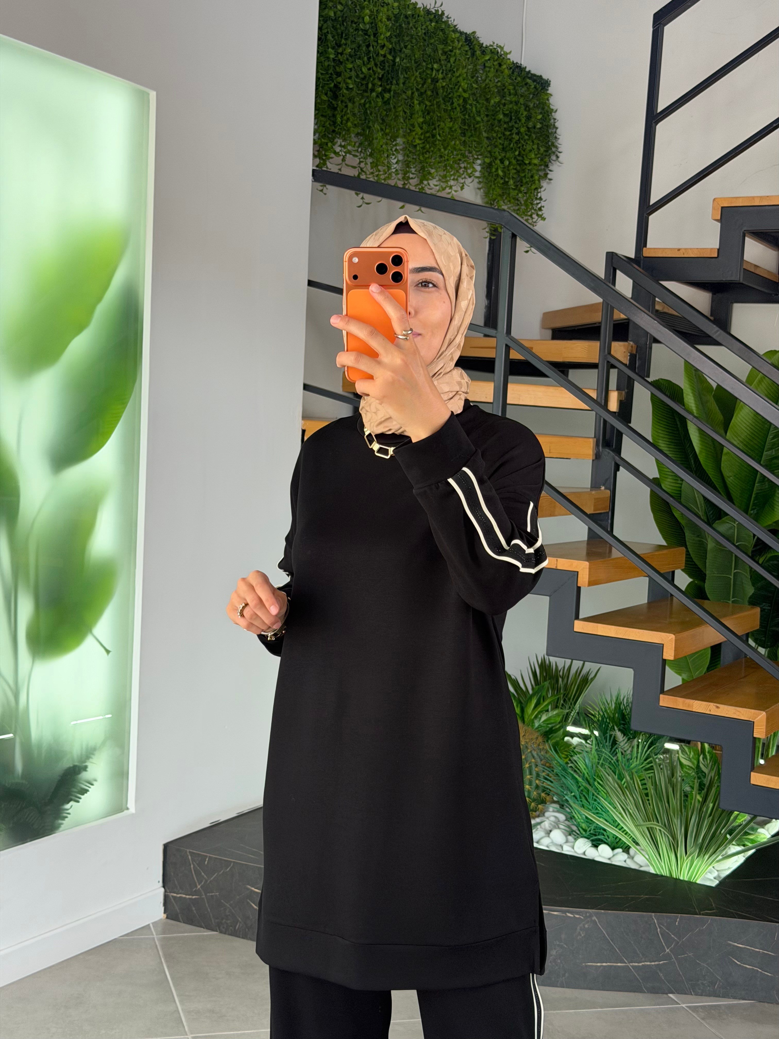 Şerit Ve Taş Detaylı Takım