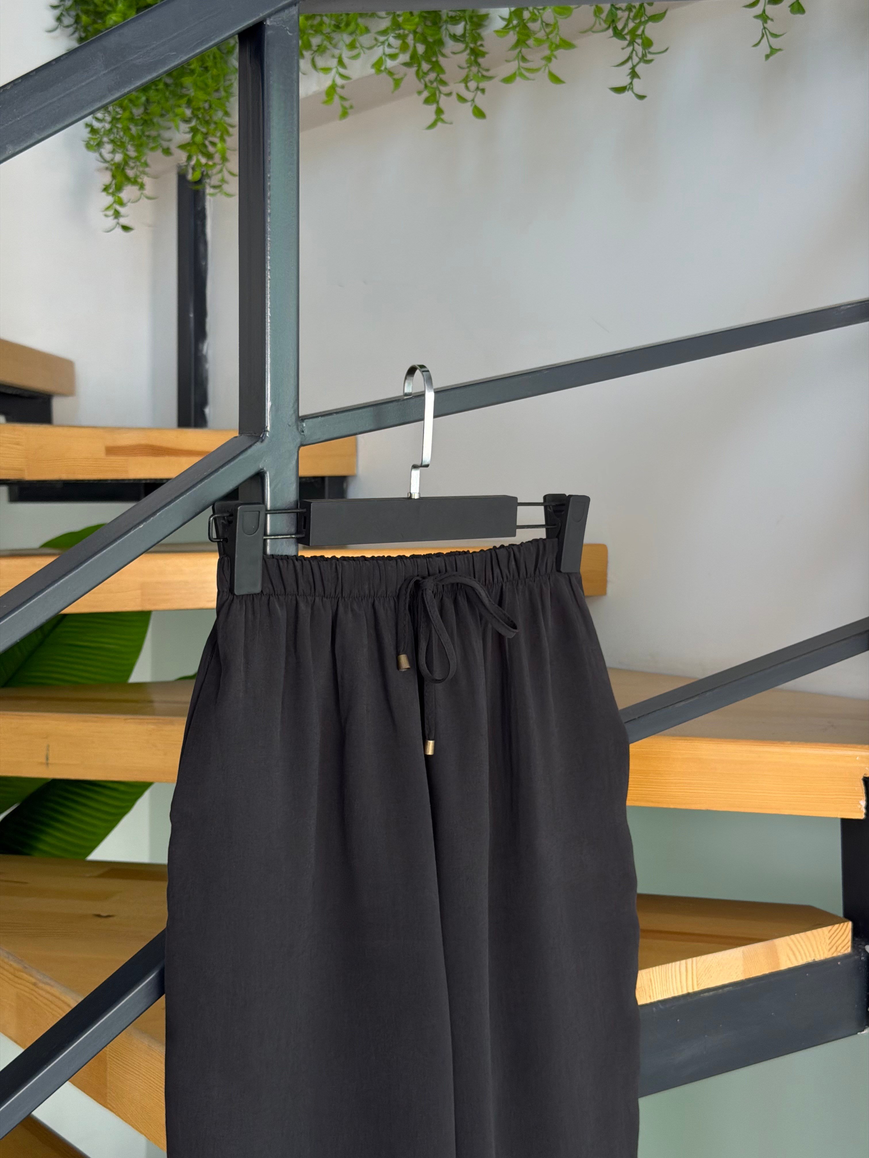 Siyah Renk Beli Lastikli Havuç Paça Pantolon
