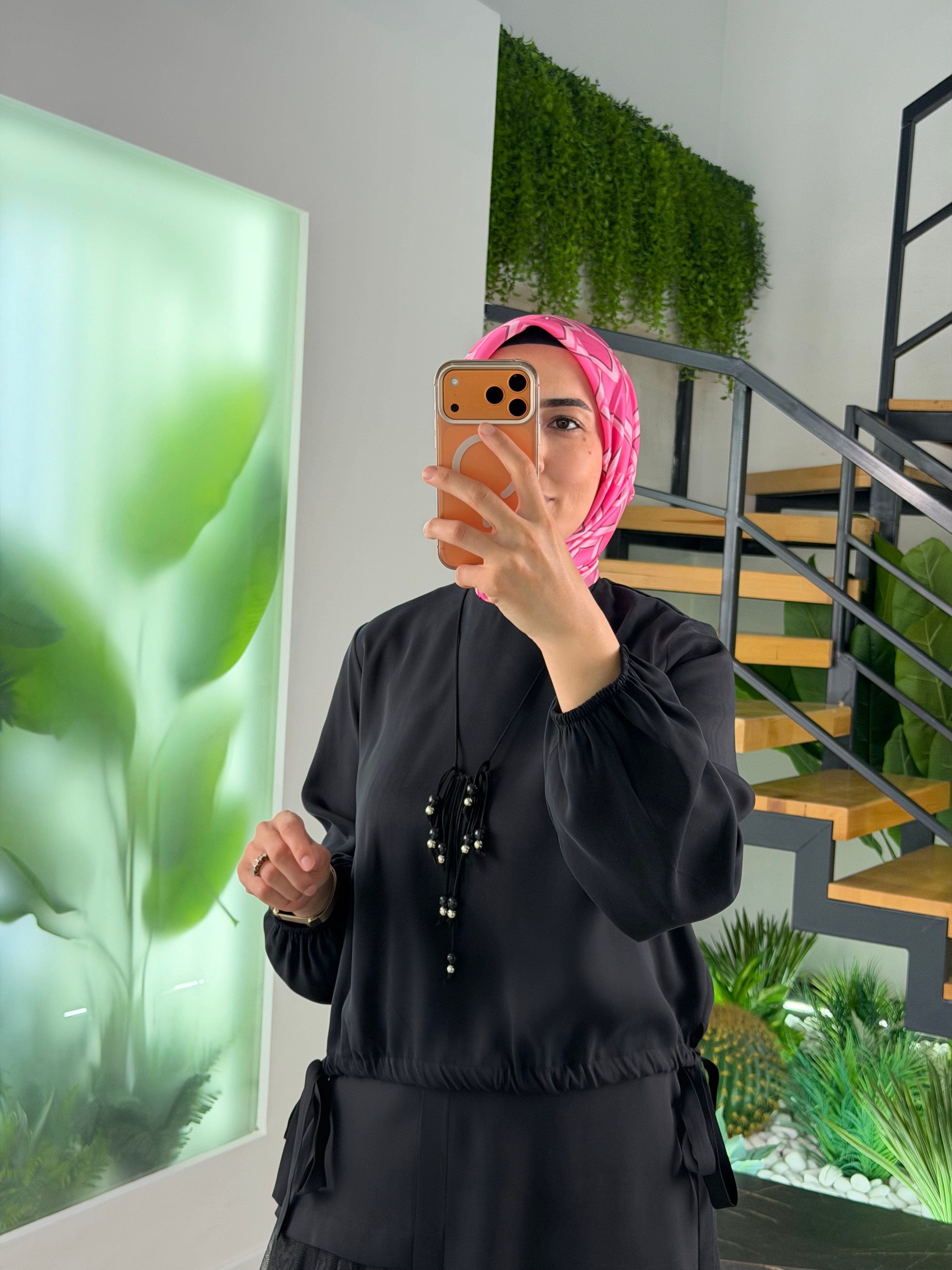 Siyah Renk Eteği Dantel Detaylı Premium Takım