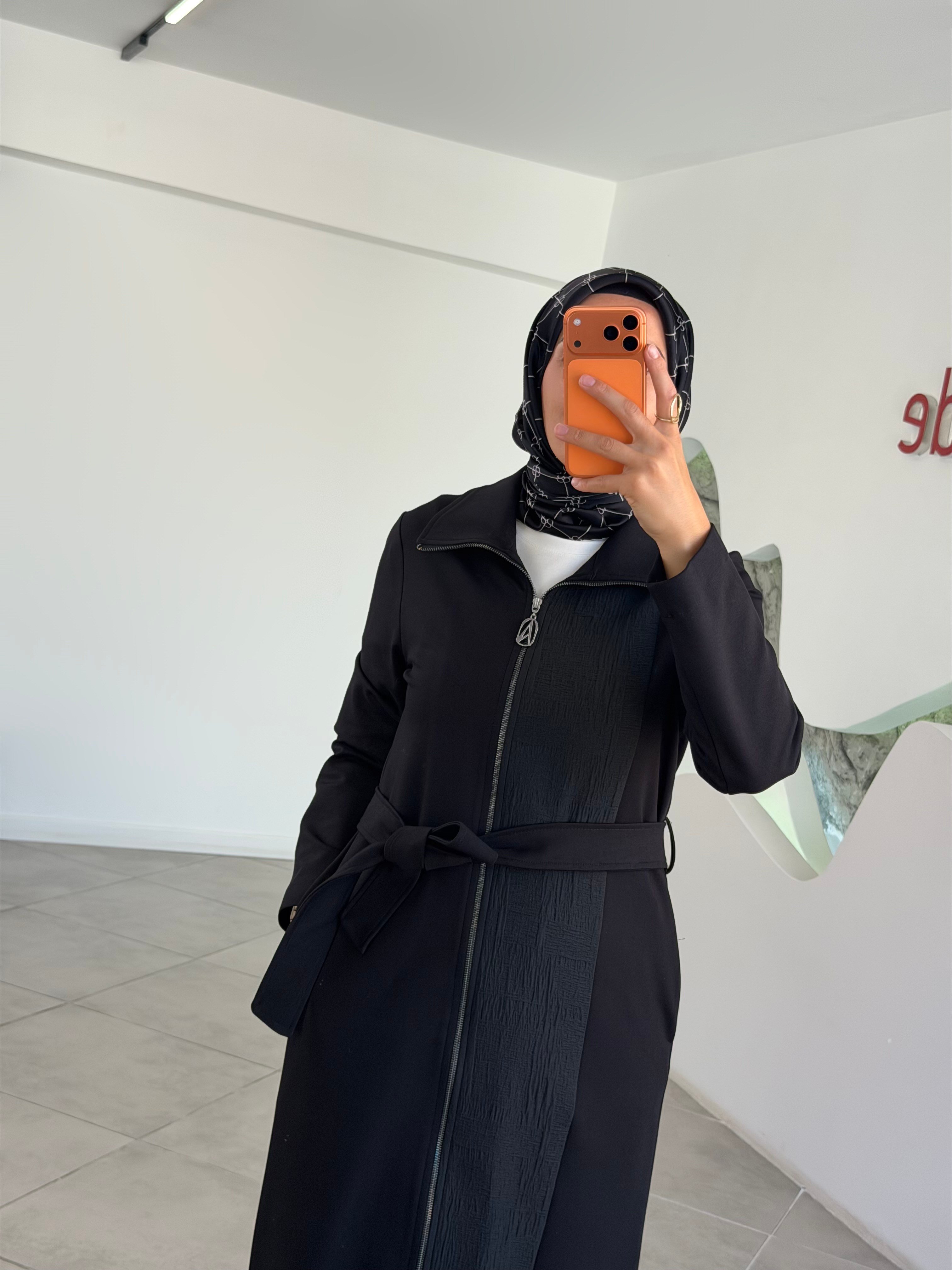 Siyah Renk Fermuarlı Seyyar Kemerli Kap 26KT703