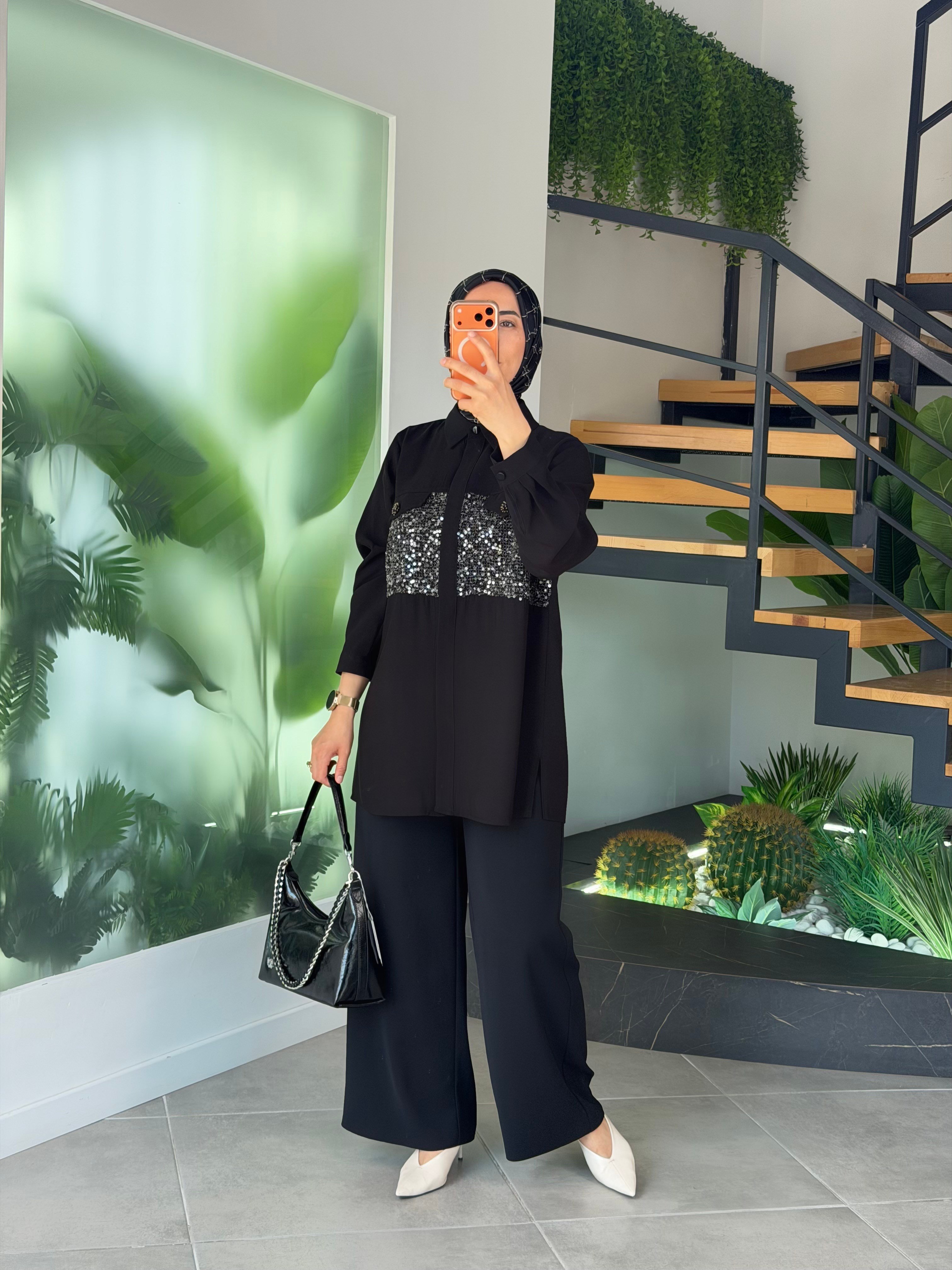 Siyah Renk Pul Ve Pulet İşlemeli Plus Size Gömlek