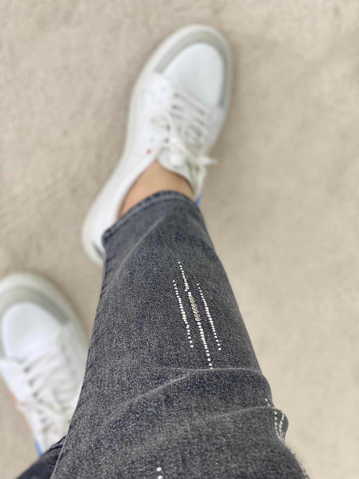 Taş Detaylı Beli LAstikli Jean
