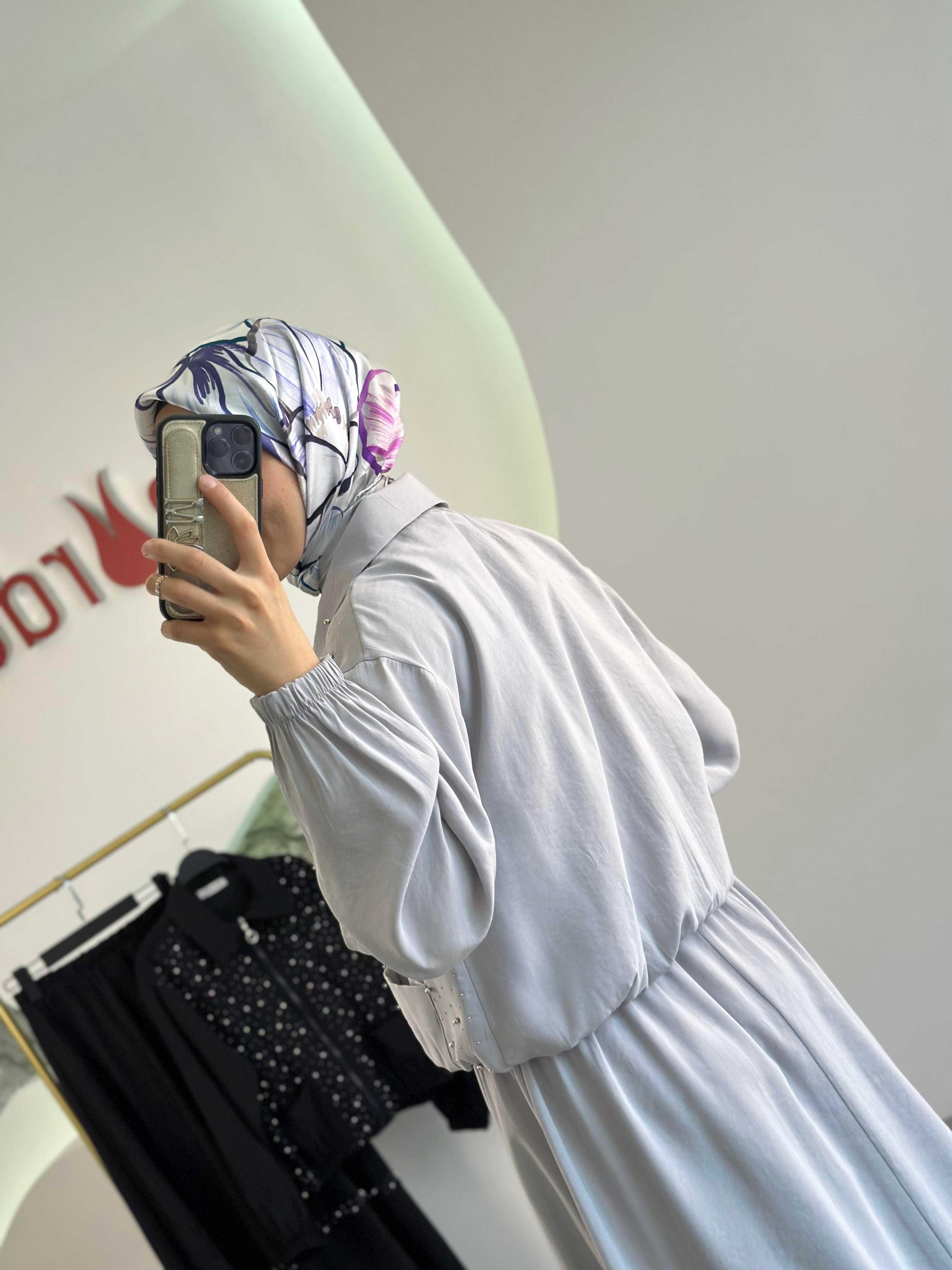 Taş Detaylı Gri Renk Kadın Etekli Takım