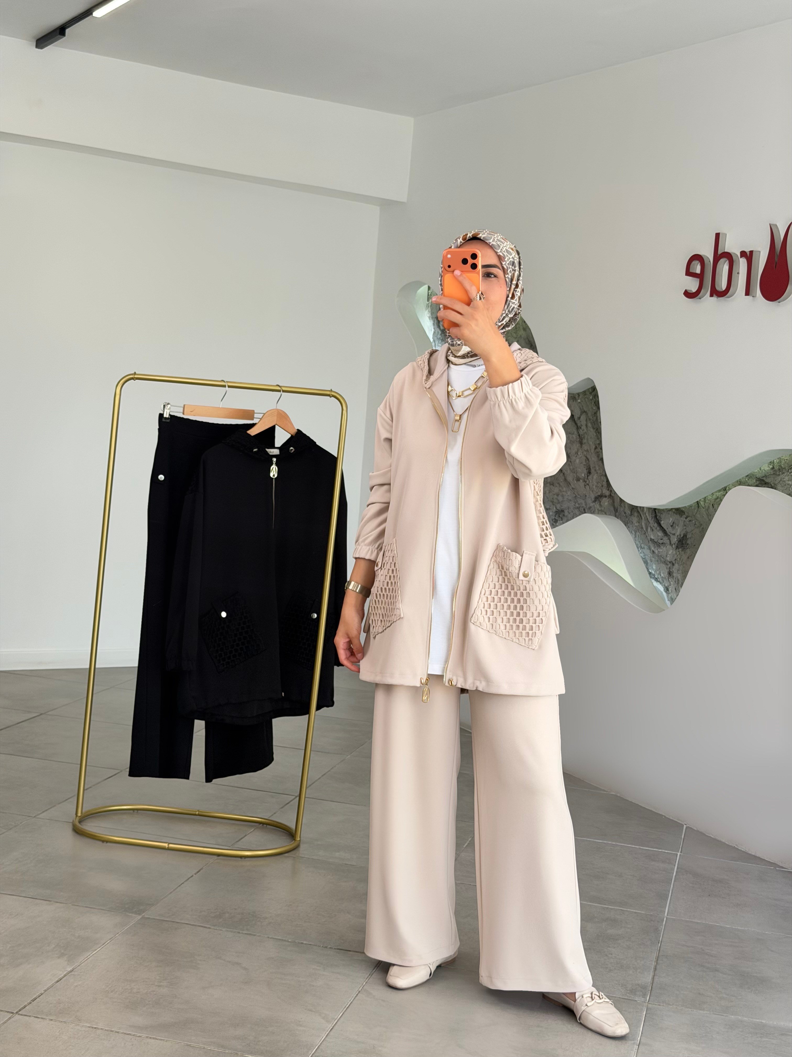 Taş Renk File Detaylı Pantolonlu Takım 26KT620