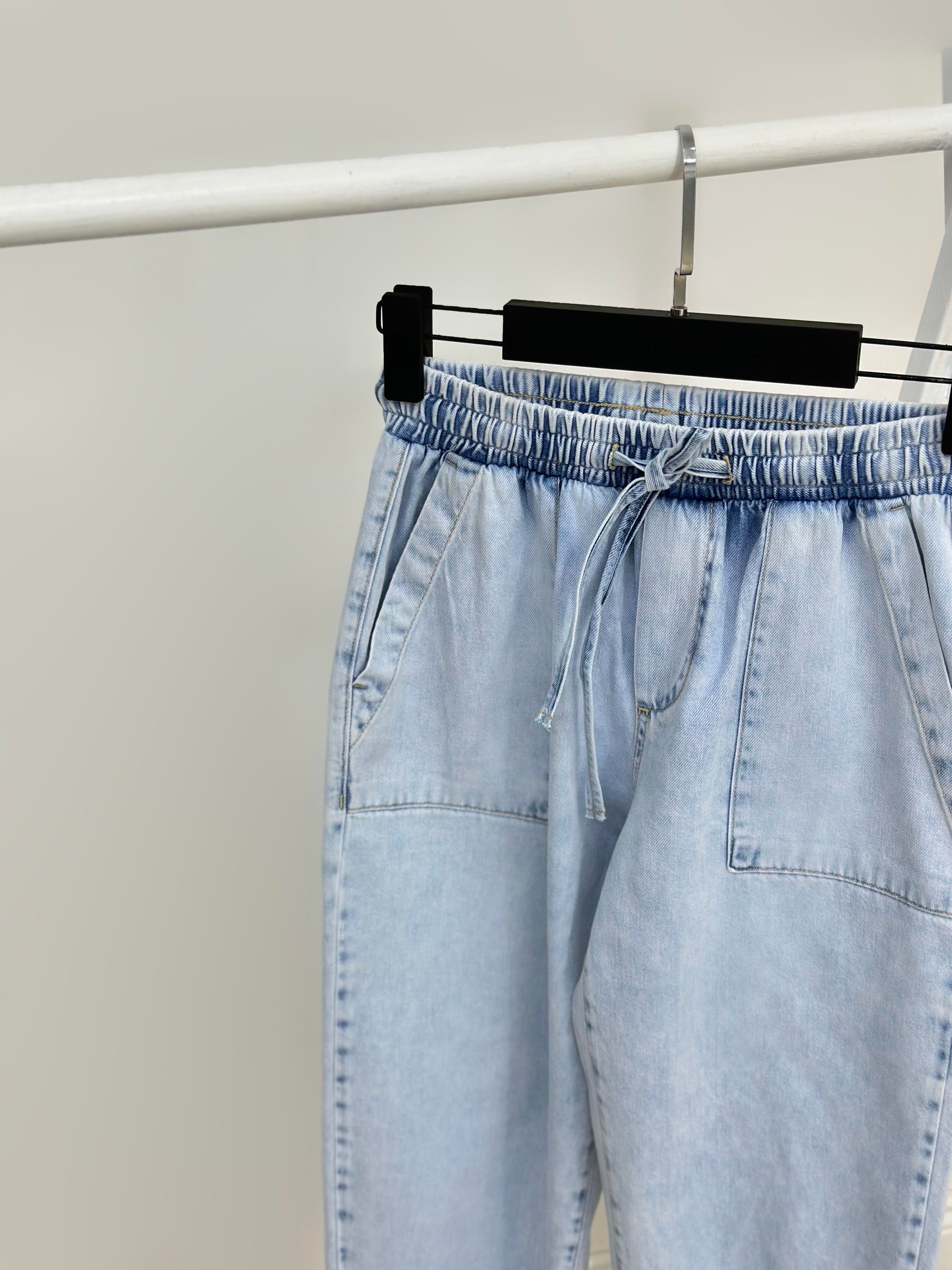 Yıkamalı Denim Kumaş Beli Lastikli Rahat Kalıp Jean