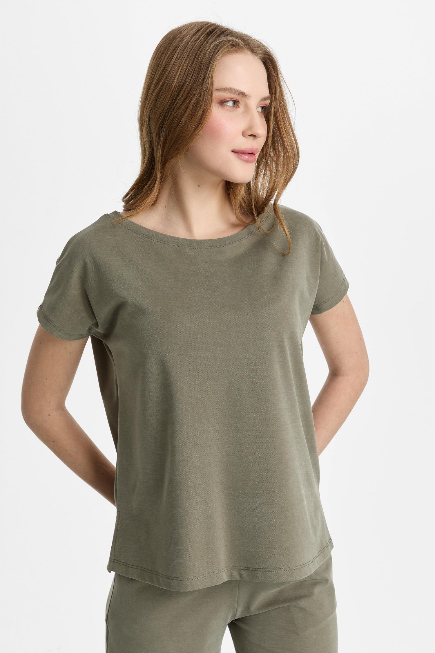 Mutlu Ertan Kadın Basic Sıfır Yaka Bluz Haki 30467