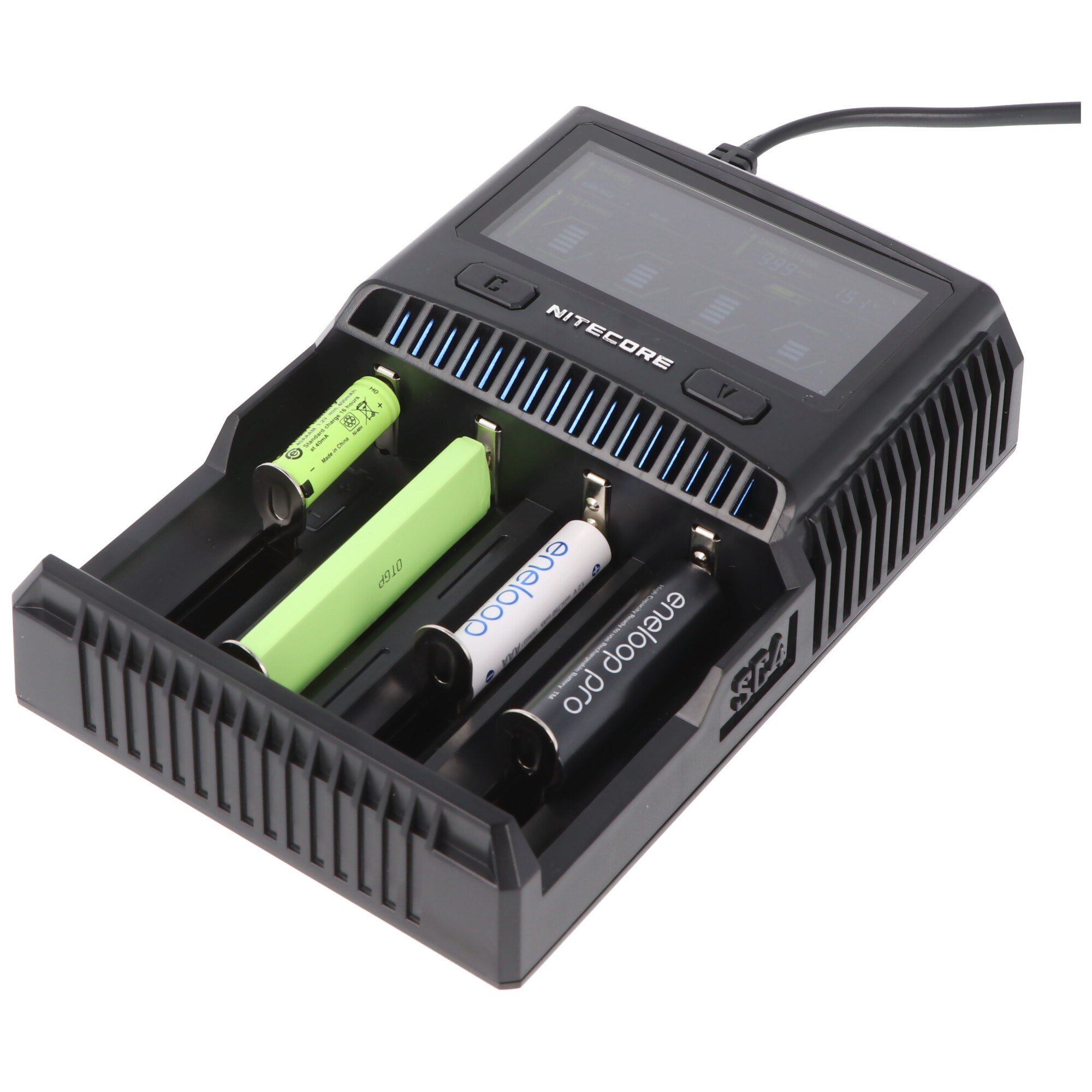Nitecore SC4 hızlı şarj cihazı neredeyse tüm Li-ion, NiMH ve LiFEPO4 piller için uygundur